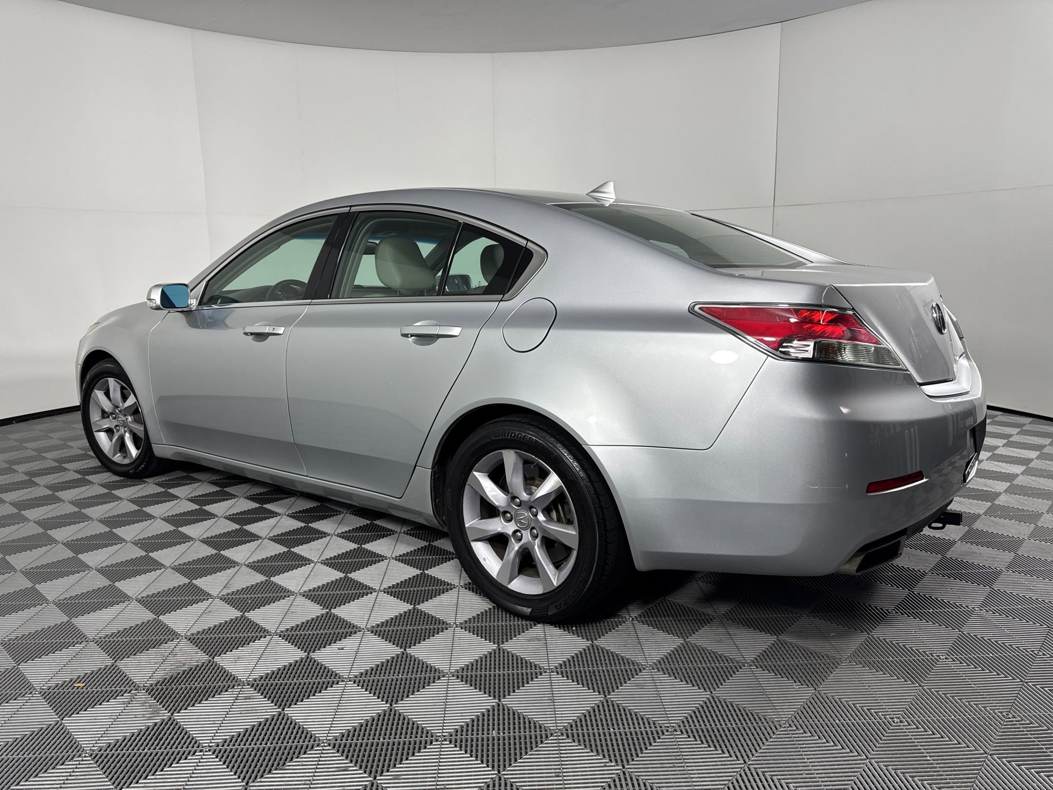 2013 Acura TL photo 2