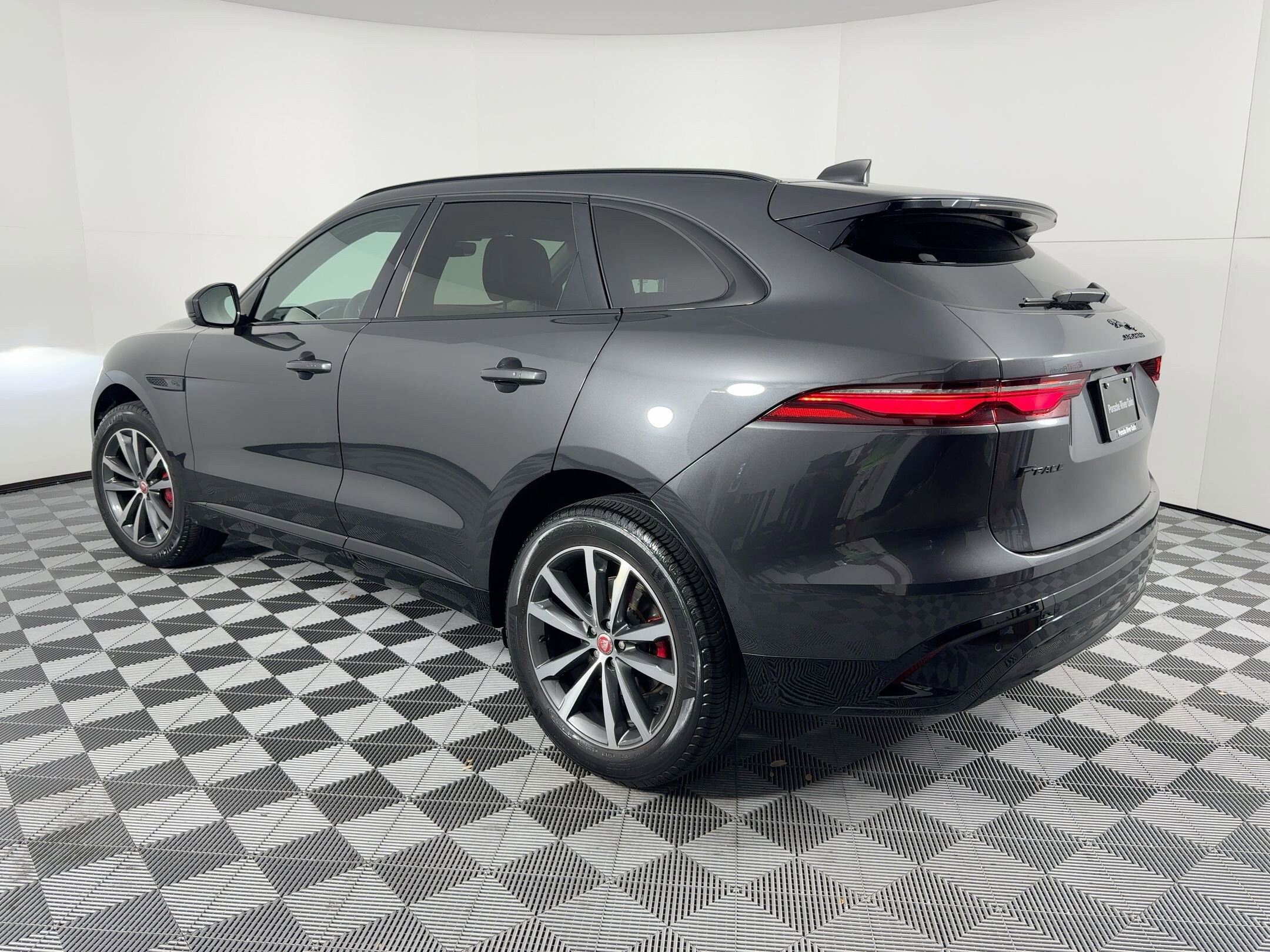 2022 Jaguar F-PACE P250 S photo 3