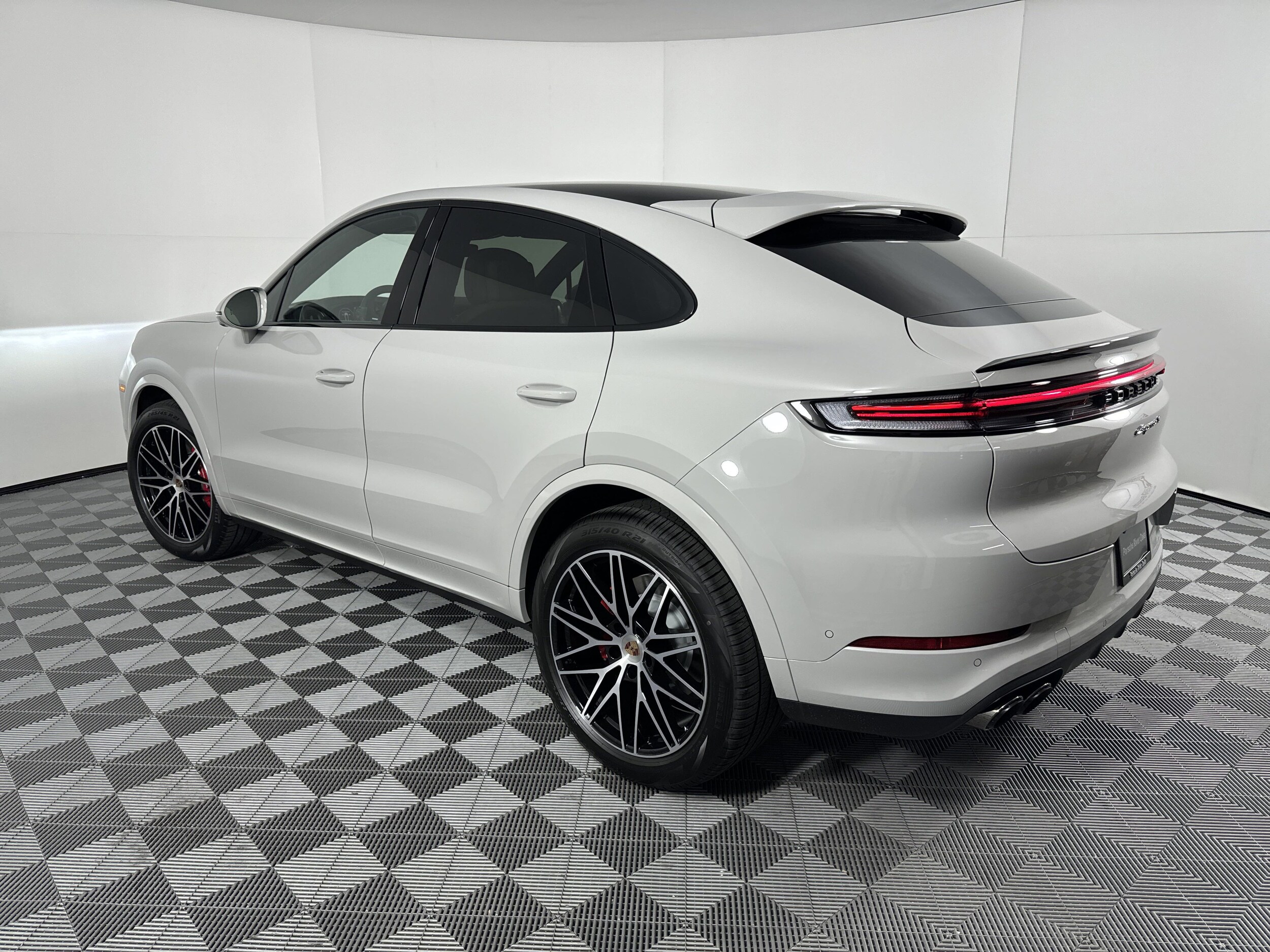 2025 Porsche Cayenne Coupe S photo 3