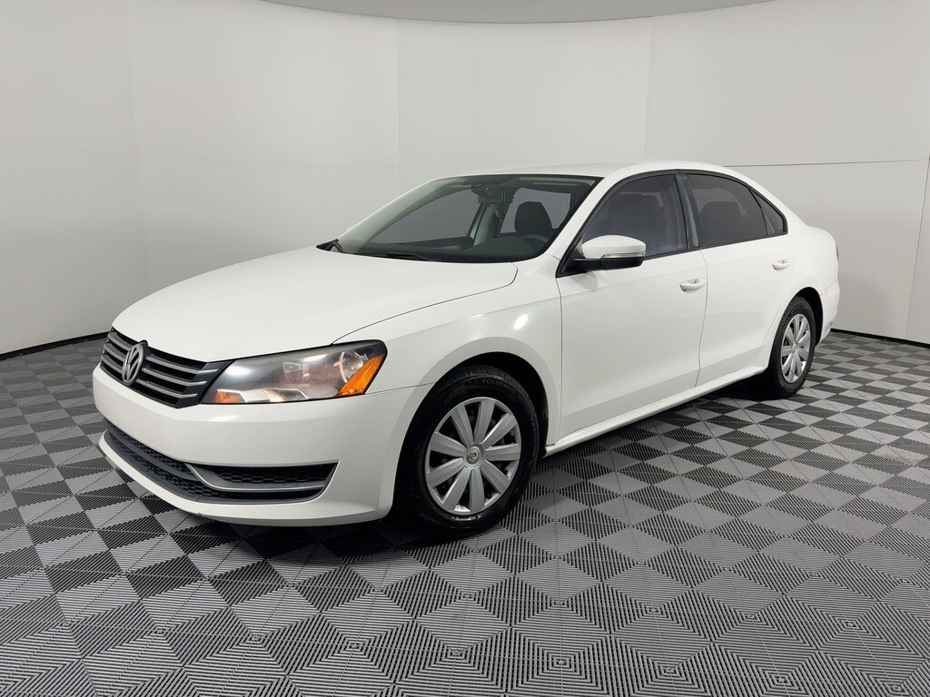 Used 2013 Volkswagen Passat S Sedan