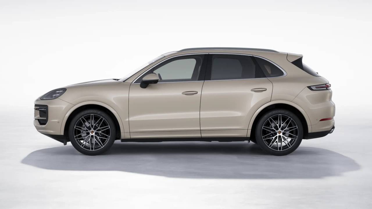 2026 Porsche Cayenne photo 2