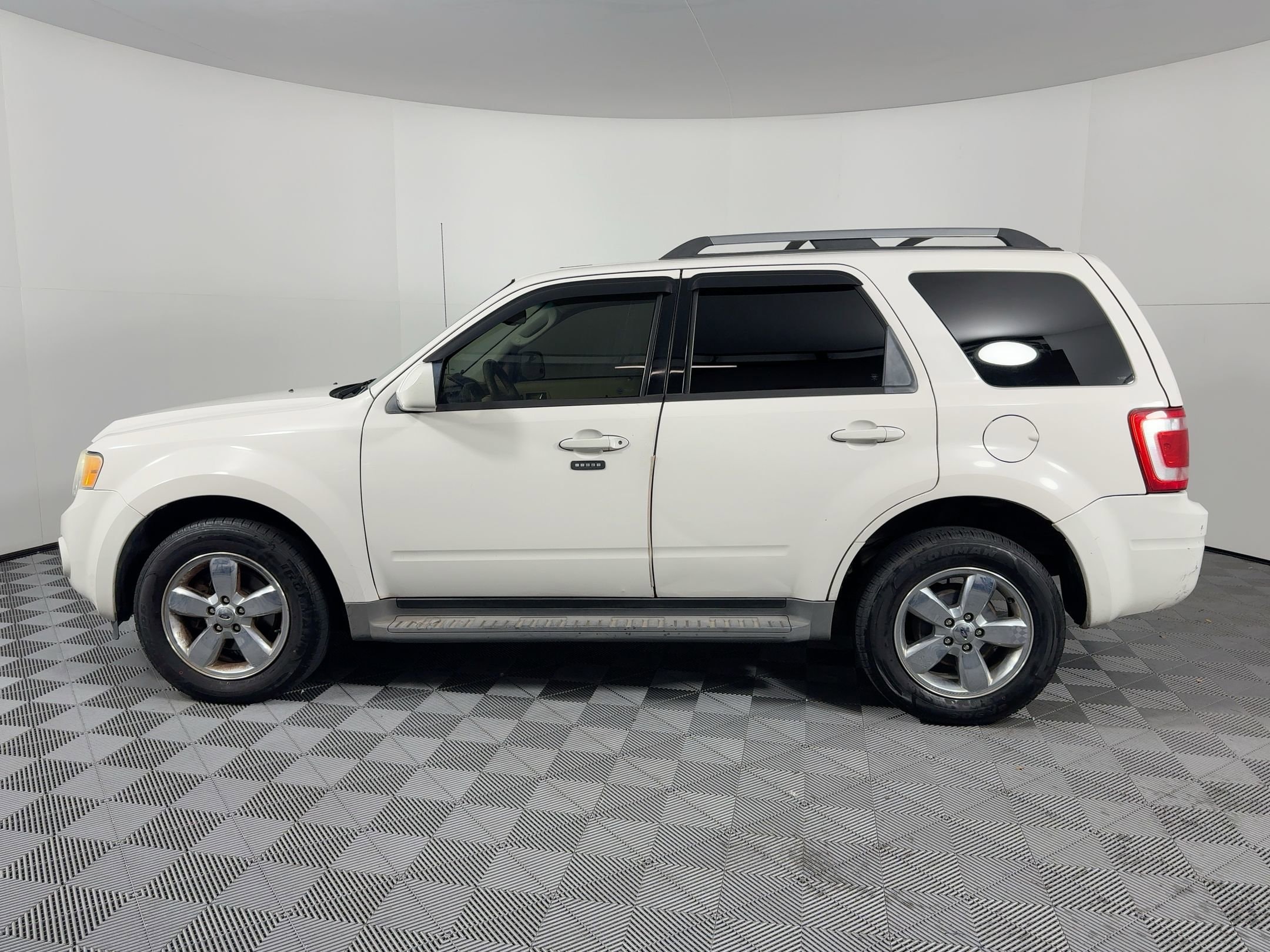 Used 2011 Ford Escape Limited with VIN 1FMCU0EG6BKC37571 for sale in Houston, TX