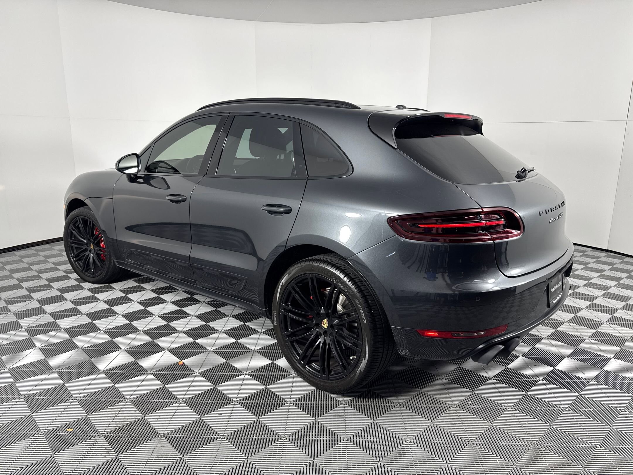 2017 Porsche Macan GTS photo 3