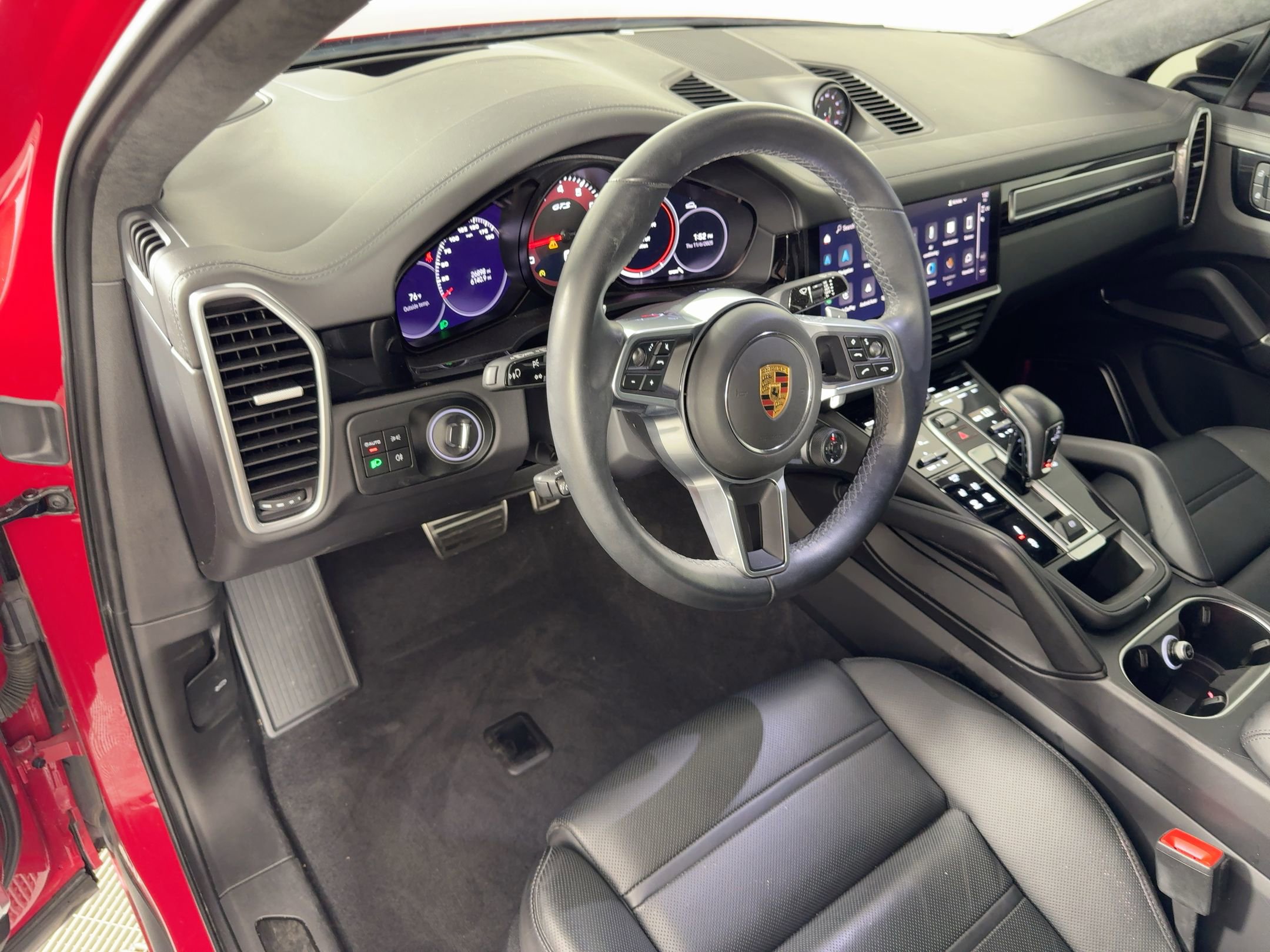 2022 Porsche Cayenne GTS Coupe photo 4