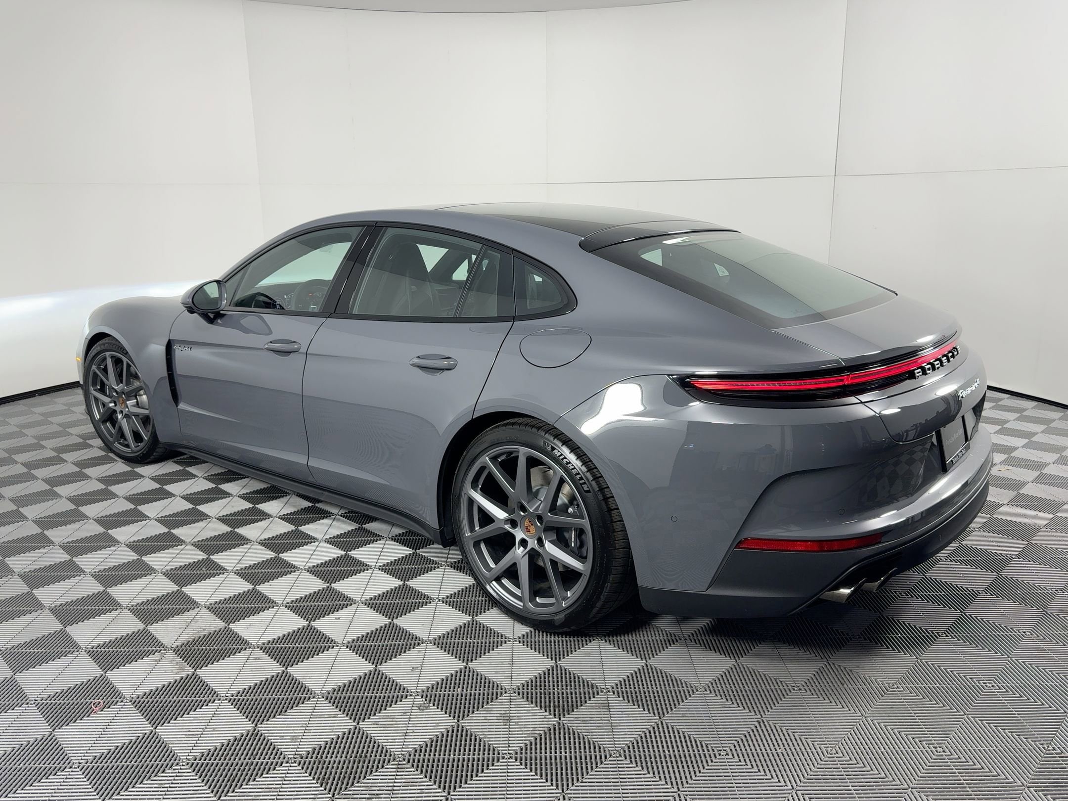 Panamera 4 E-Hybrid Hatchback
