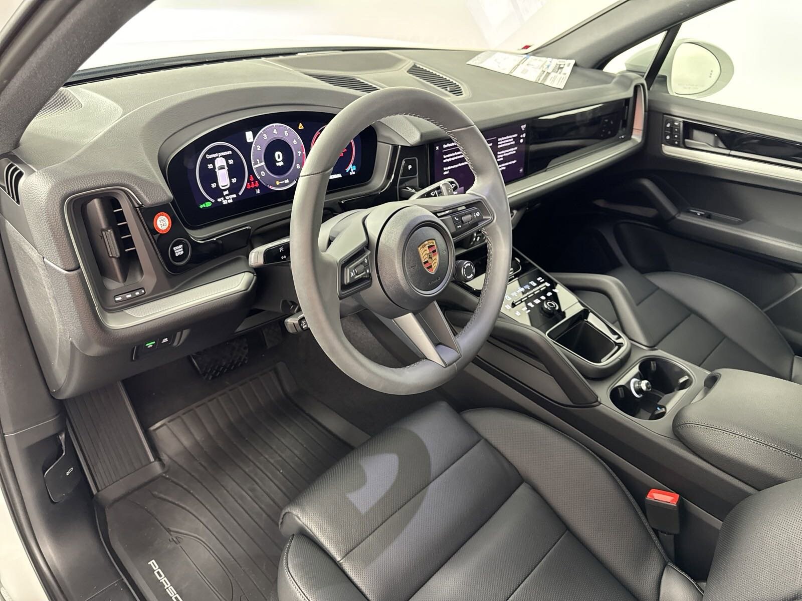 2025 Porsche Cayenne photo 4