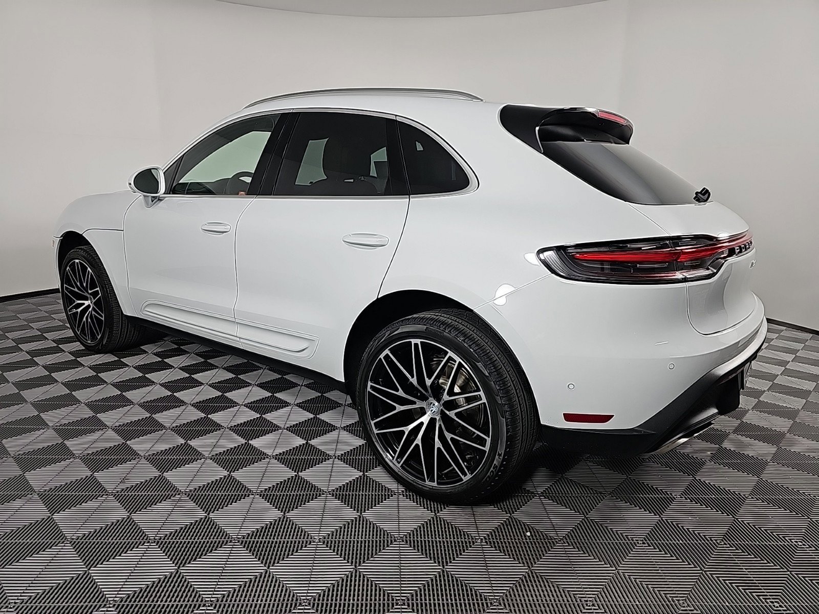 Certified 2024 Porsche Macan Base with VIN WP1AA2A58RLB09310 for sale in Houston, TX