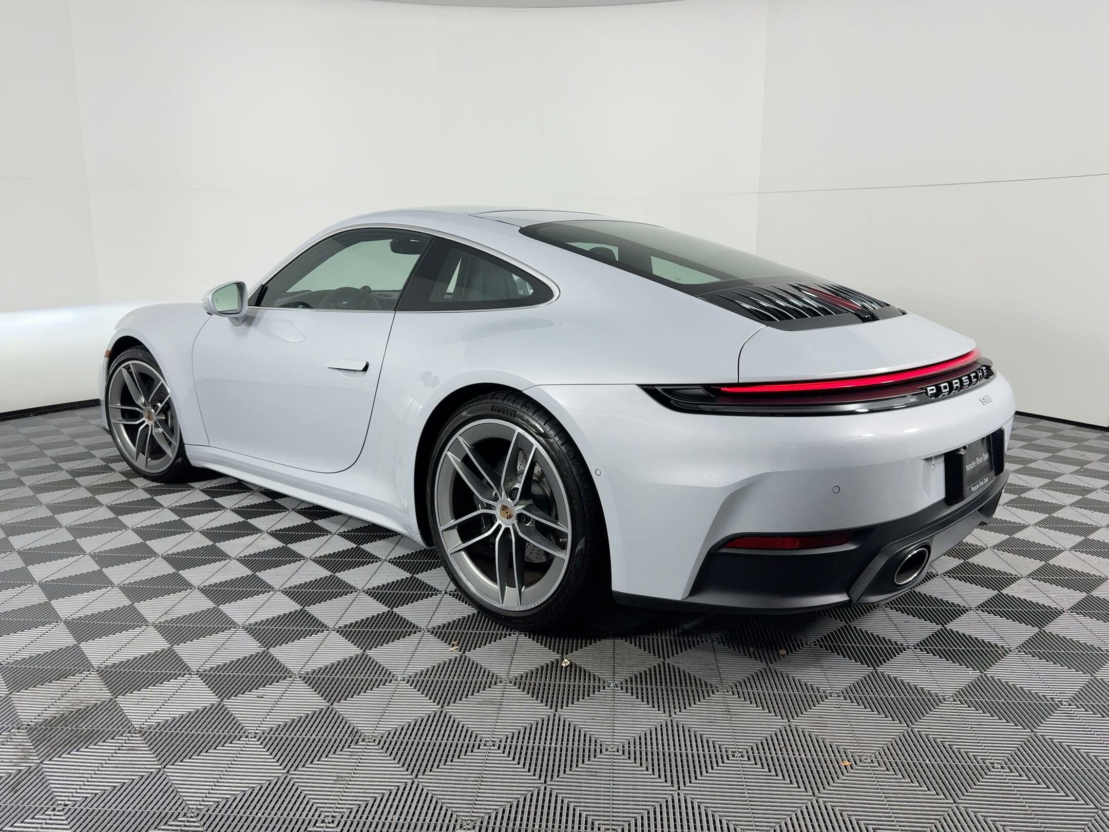 2025 Porsche 911 photo 2