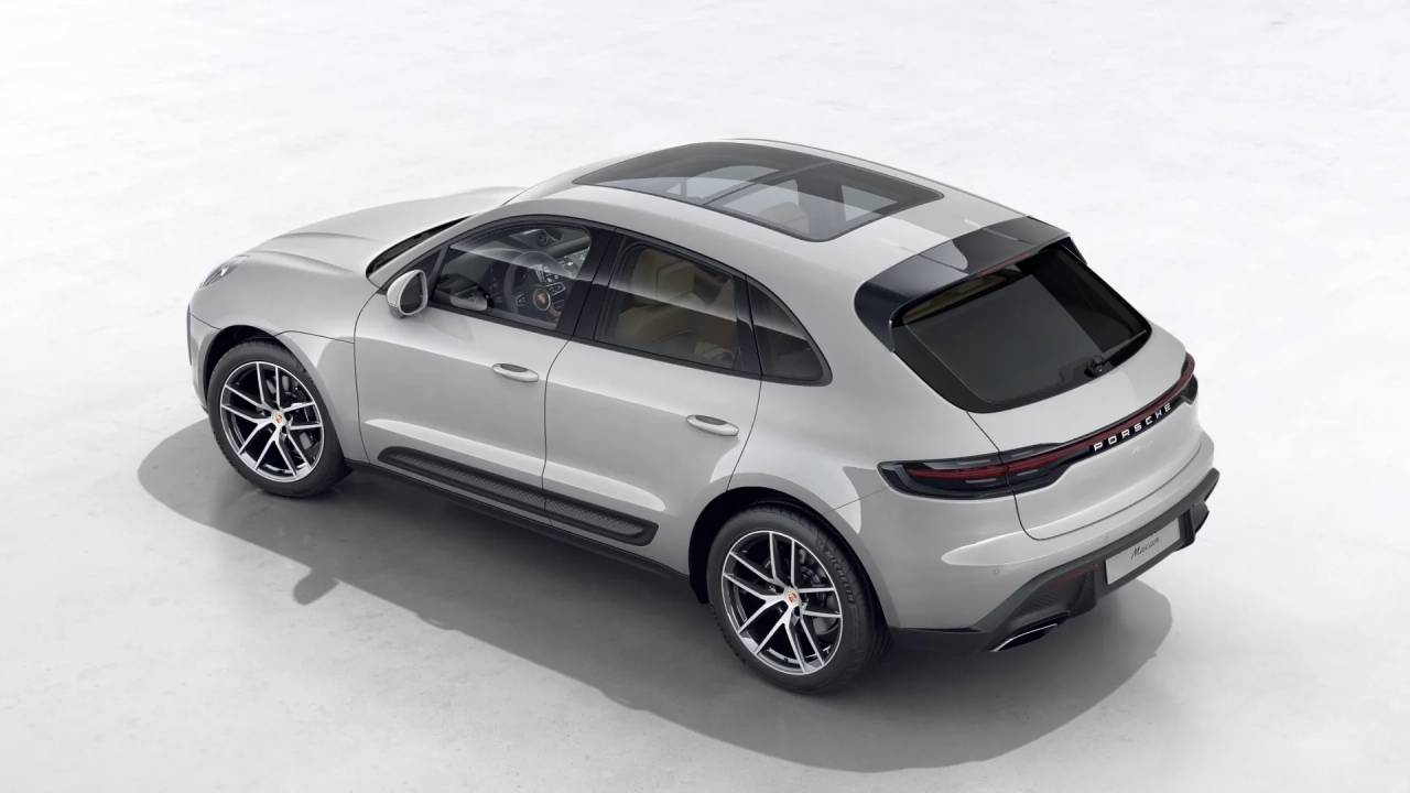 2026 Porsche Macan T photo 2
