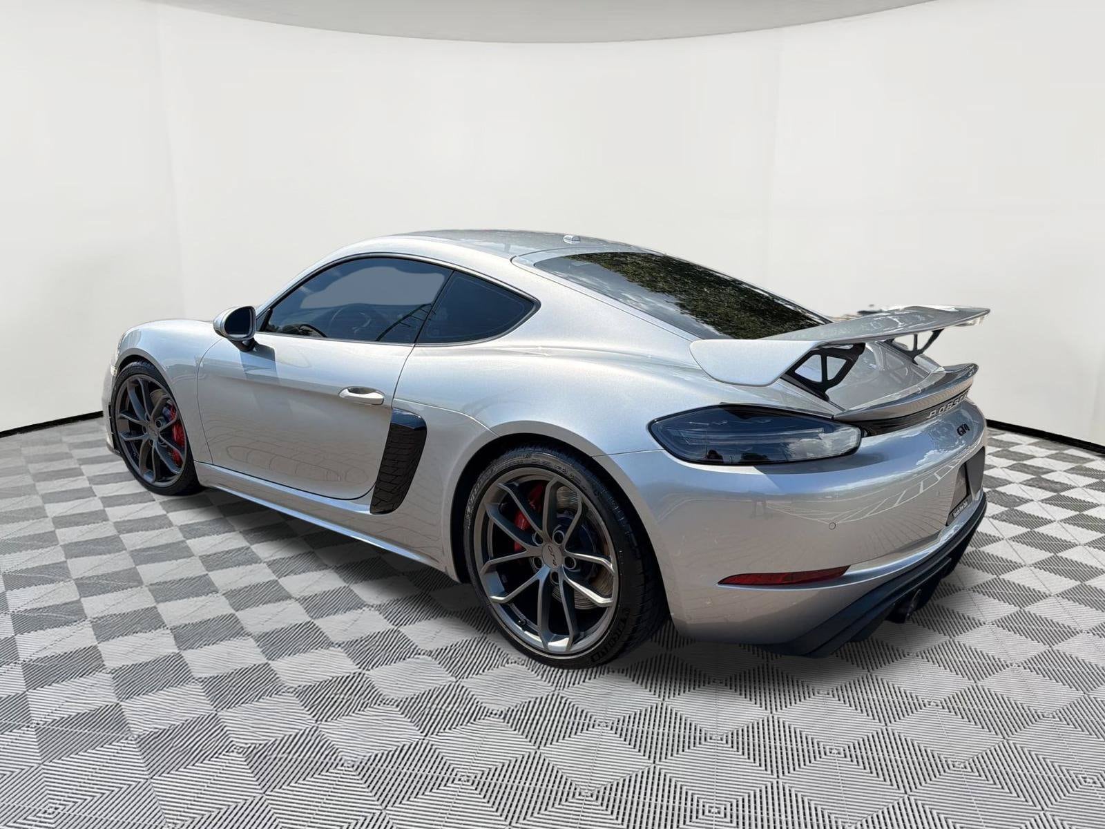 718 Cayman GT4 Coupe