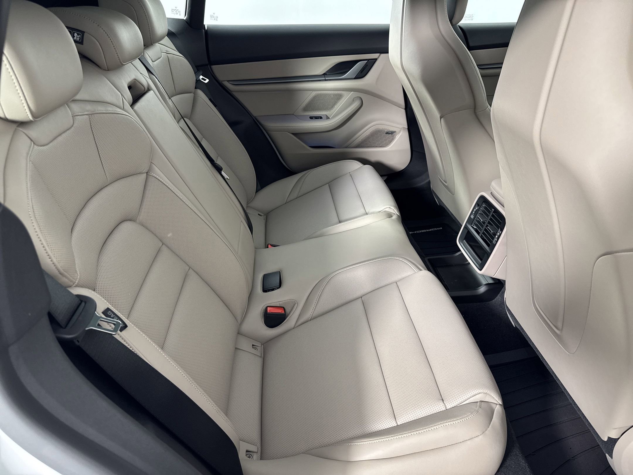 2025 Porsche Taycan Base - Photo 29