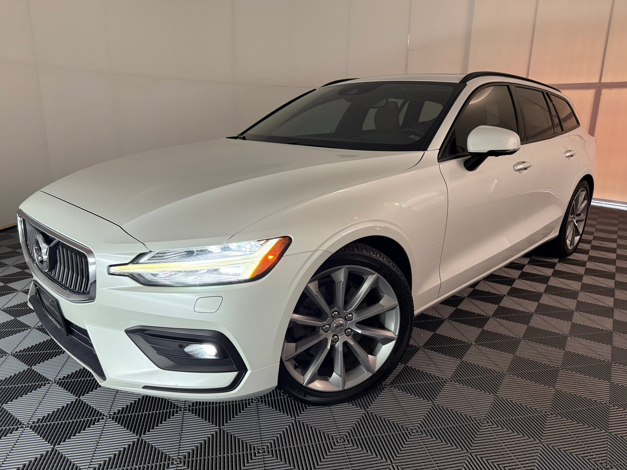 V60 T5 FWD Momentum WAGON Wagon