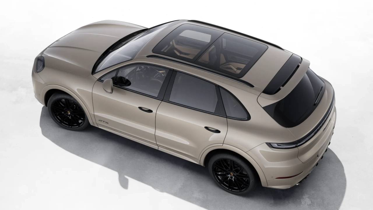 2026 Porsche Cayenne GTS photo 4