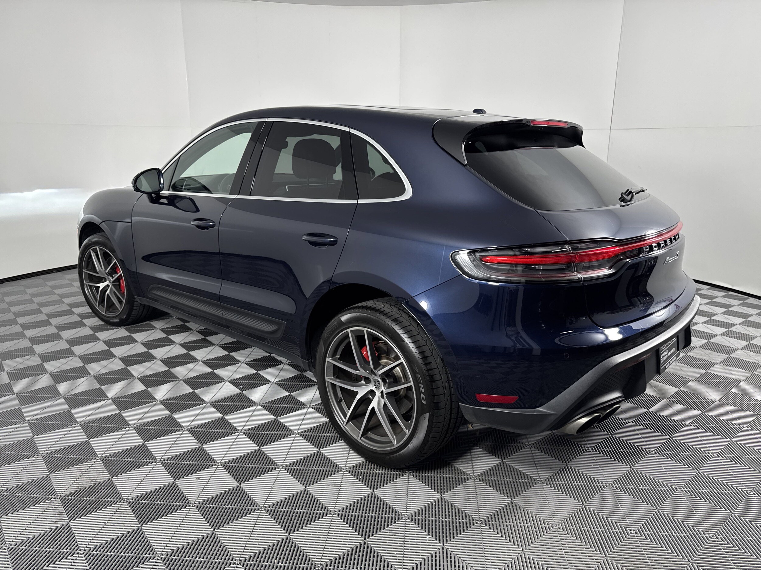 2023 Porsche Macan S photo 3