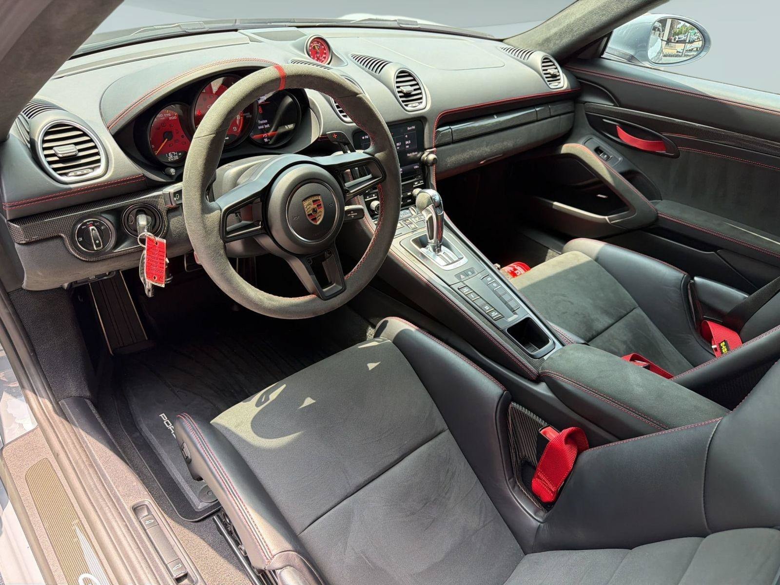 718 Cayman GT4 Coupe
