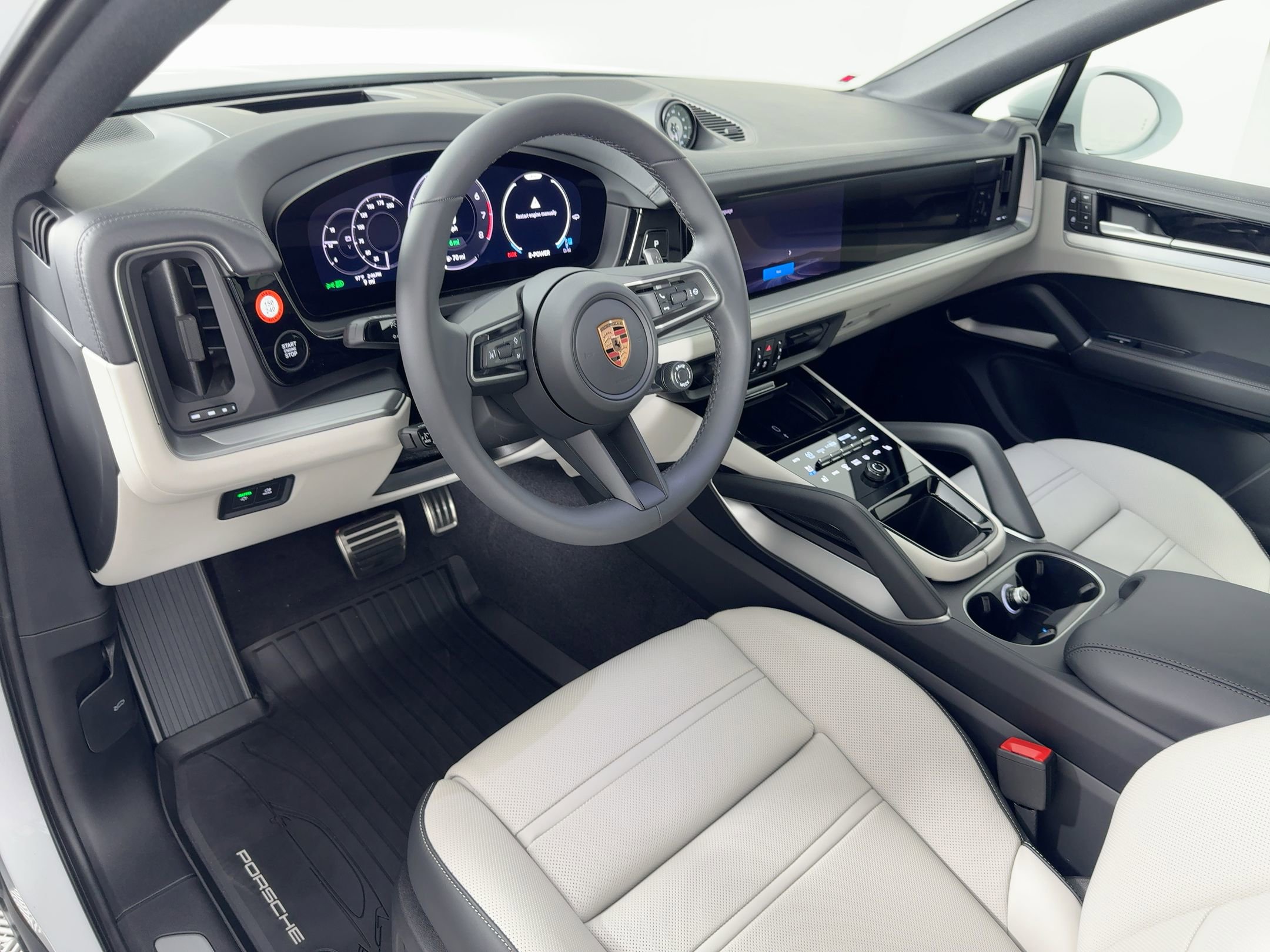 2026 Porsche Cayenne E-Hybrid Coupe S photo 2