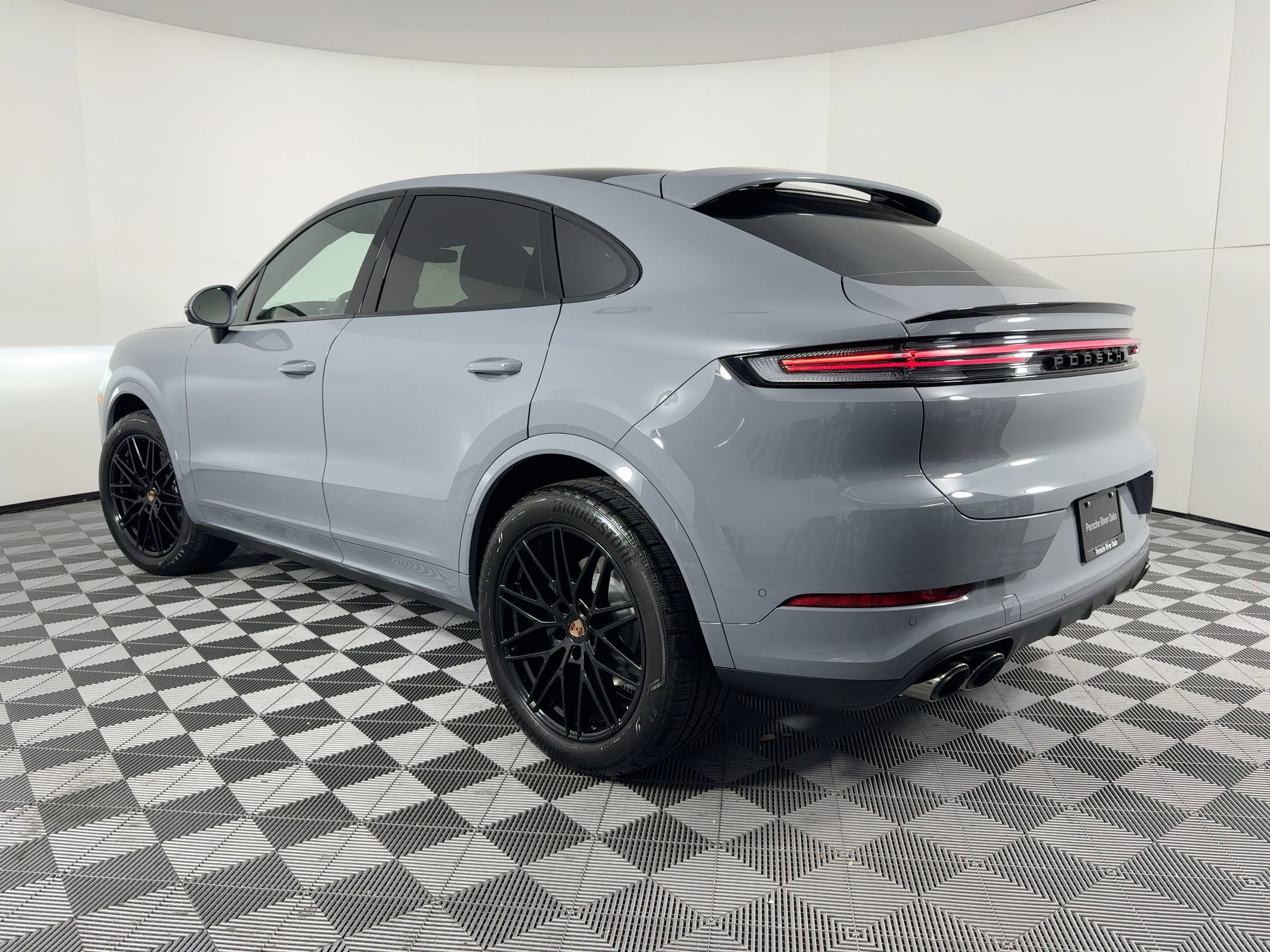 2026 Porsche Cayenne Coupe photo 3