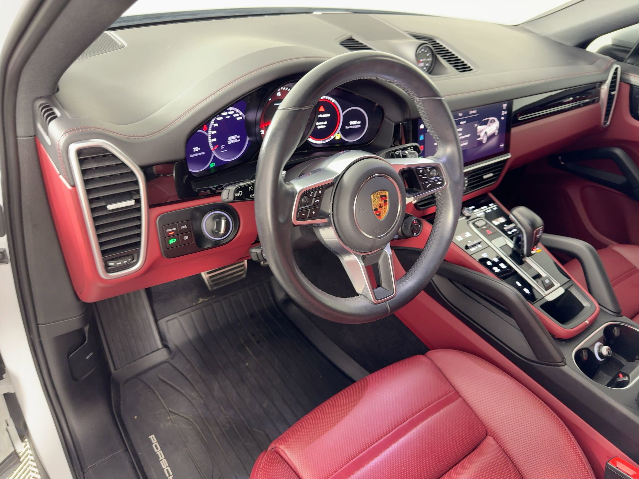 2023 Porsche Cayenne S Coupe Platinum Edition photo 4