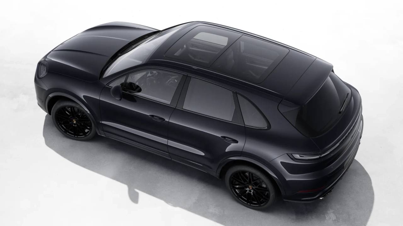 2026 Porsche Cayenne photo 2