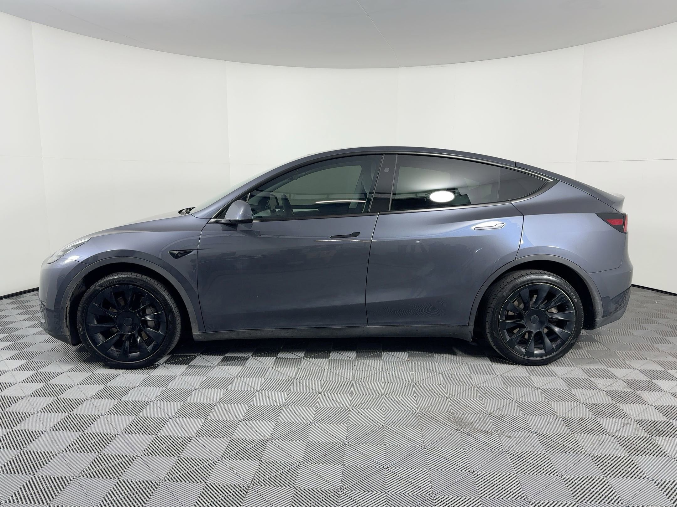 Used 2023 Tesla Model Y Long Range with VIN 7SAYGDEEXPA145018 for sale in Houston, TX