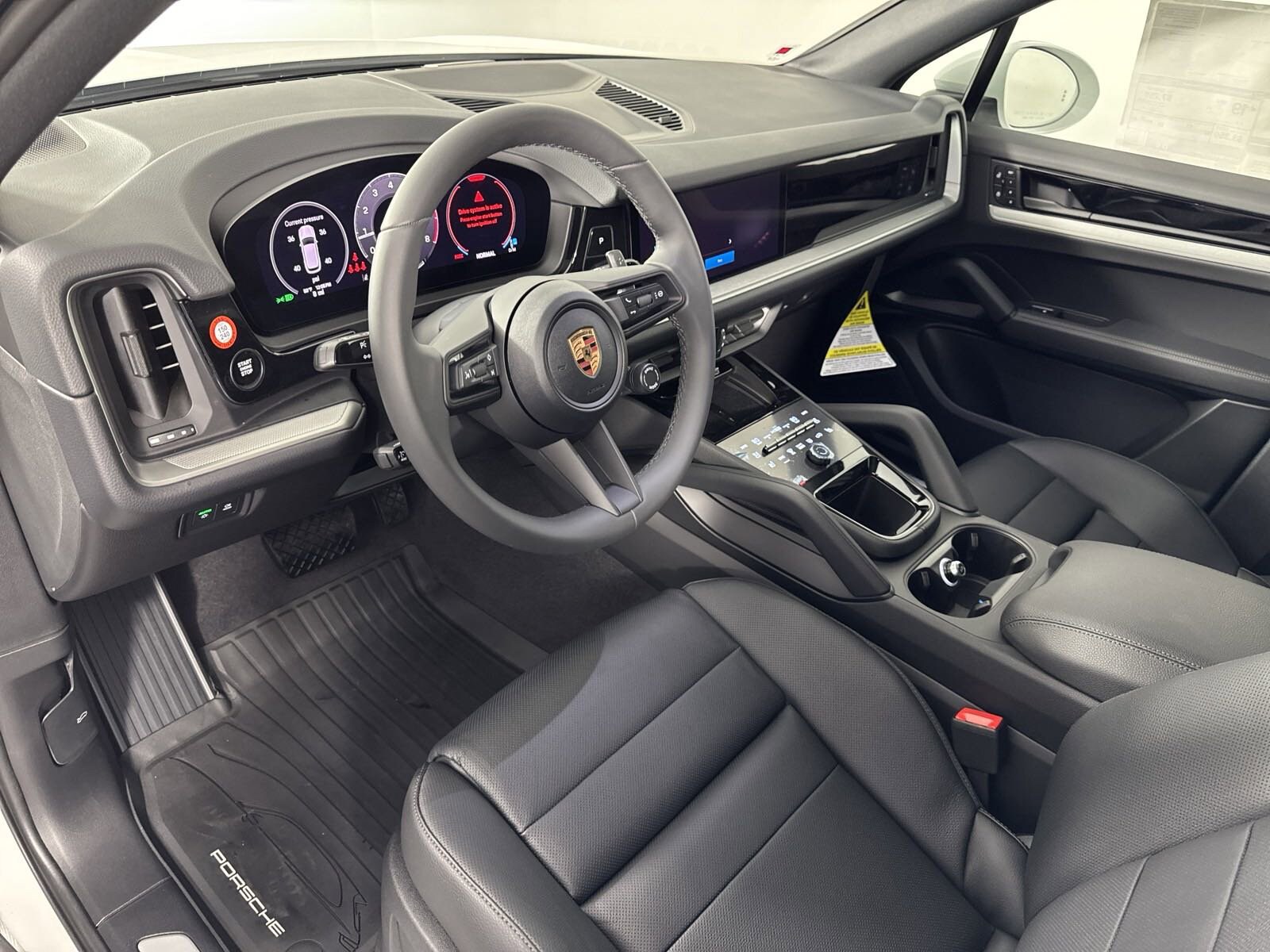 2025 Porsche Cayenne photo 4