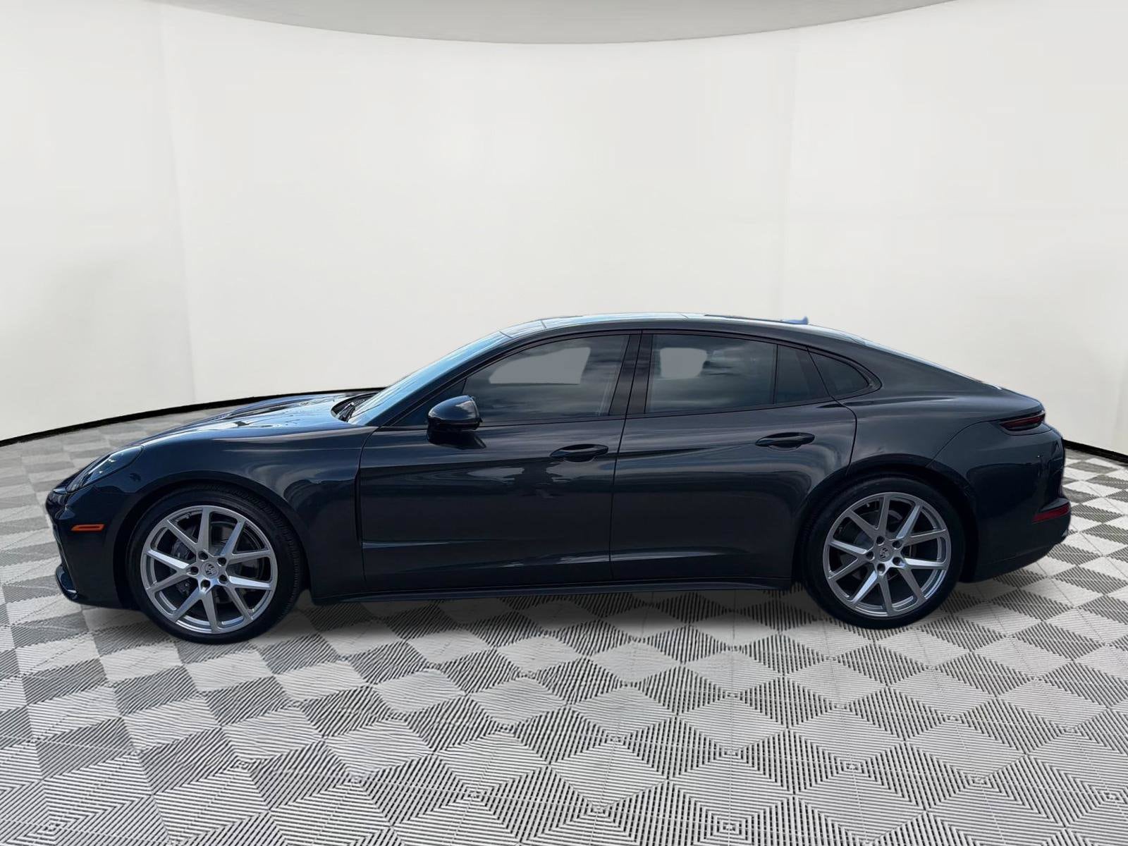 Panamera Panamera () Hatchback