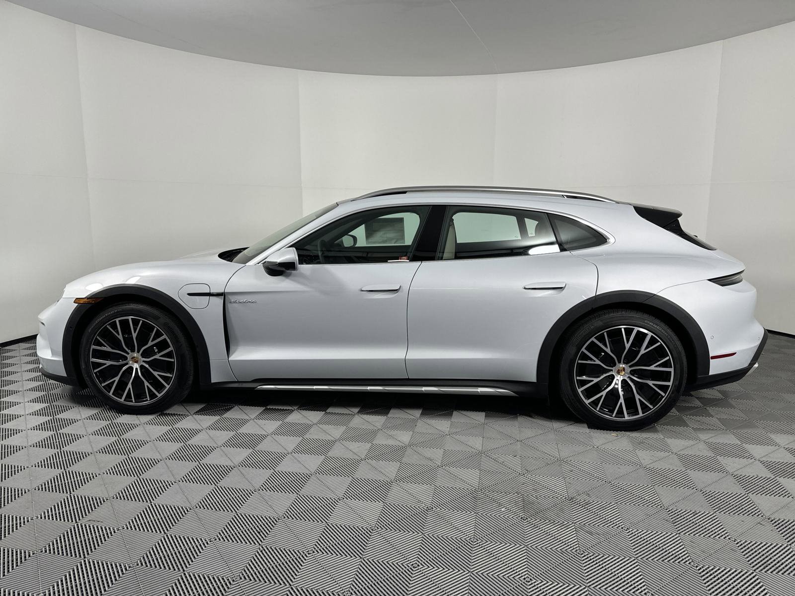 Used 2025 Porsche Taycan Base with VIN WP0BA2Y11SSA66310 for sale in Houston, TX