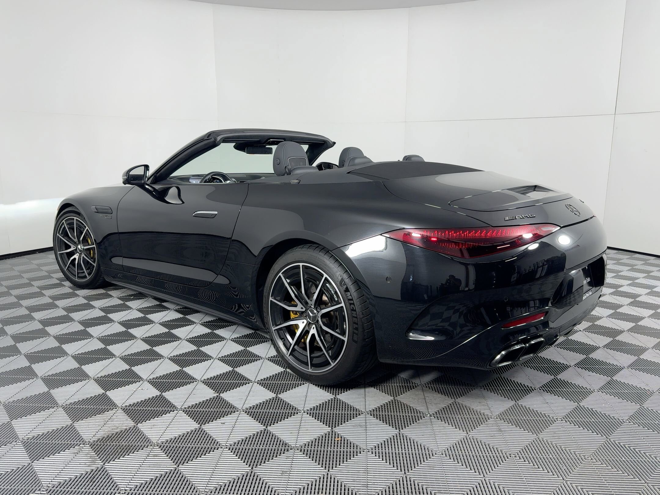 2022 Mercedes Benz SL AMG 63 photo 3