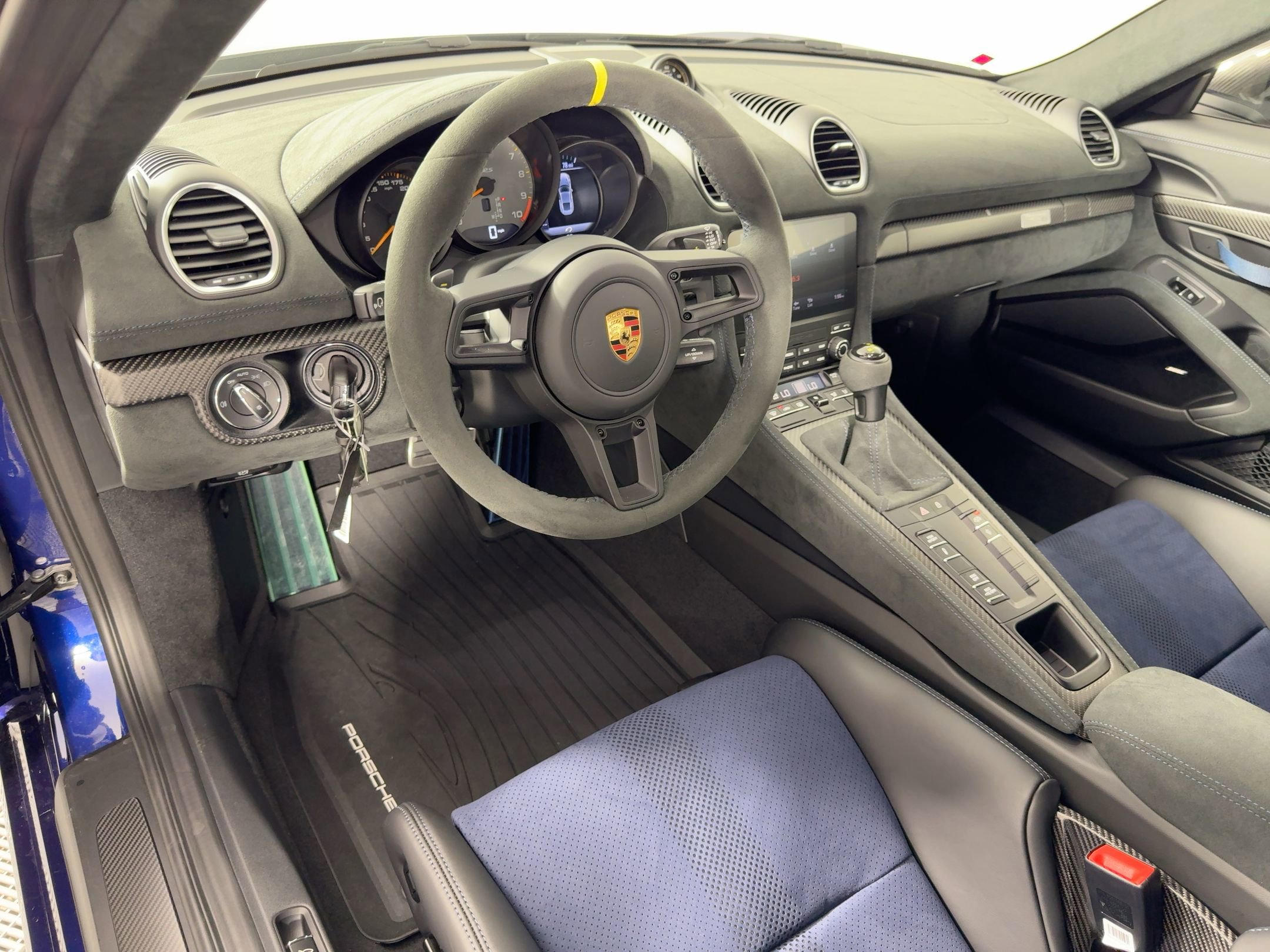 2025 Porsche Cayman GT4 RS photo 4