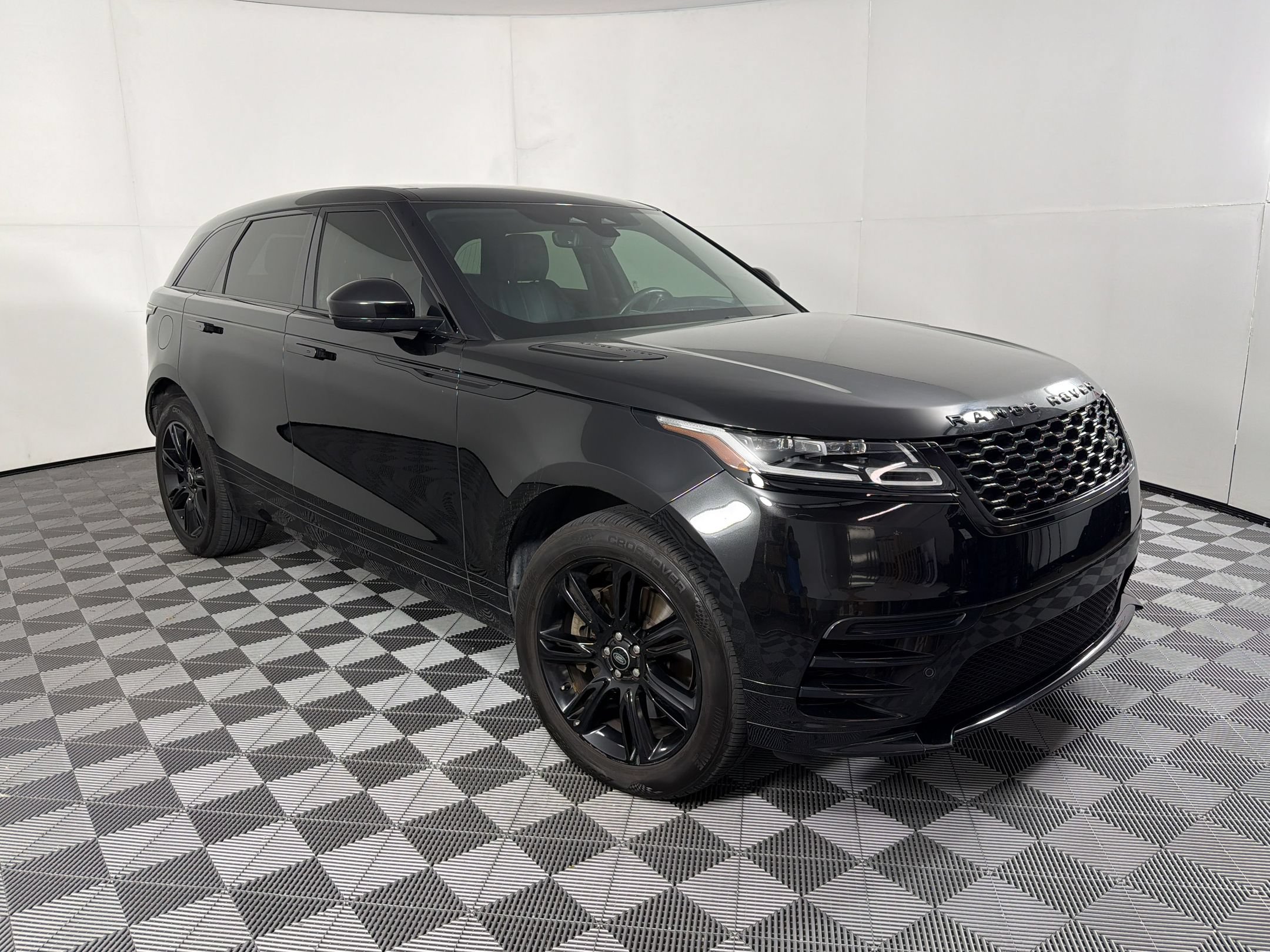 Range Rover Velar R-Dynamic S SUV
