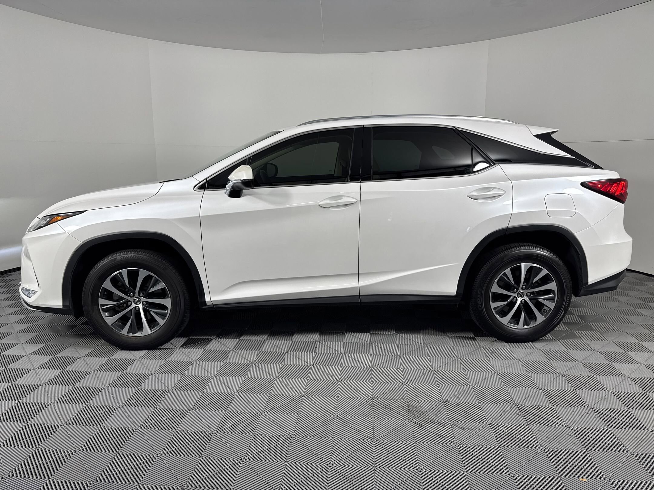 2022 Lexus RX 350 photo 2