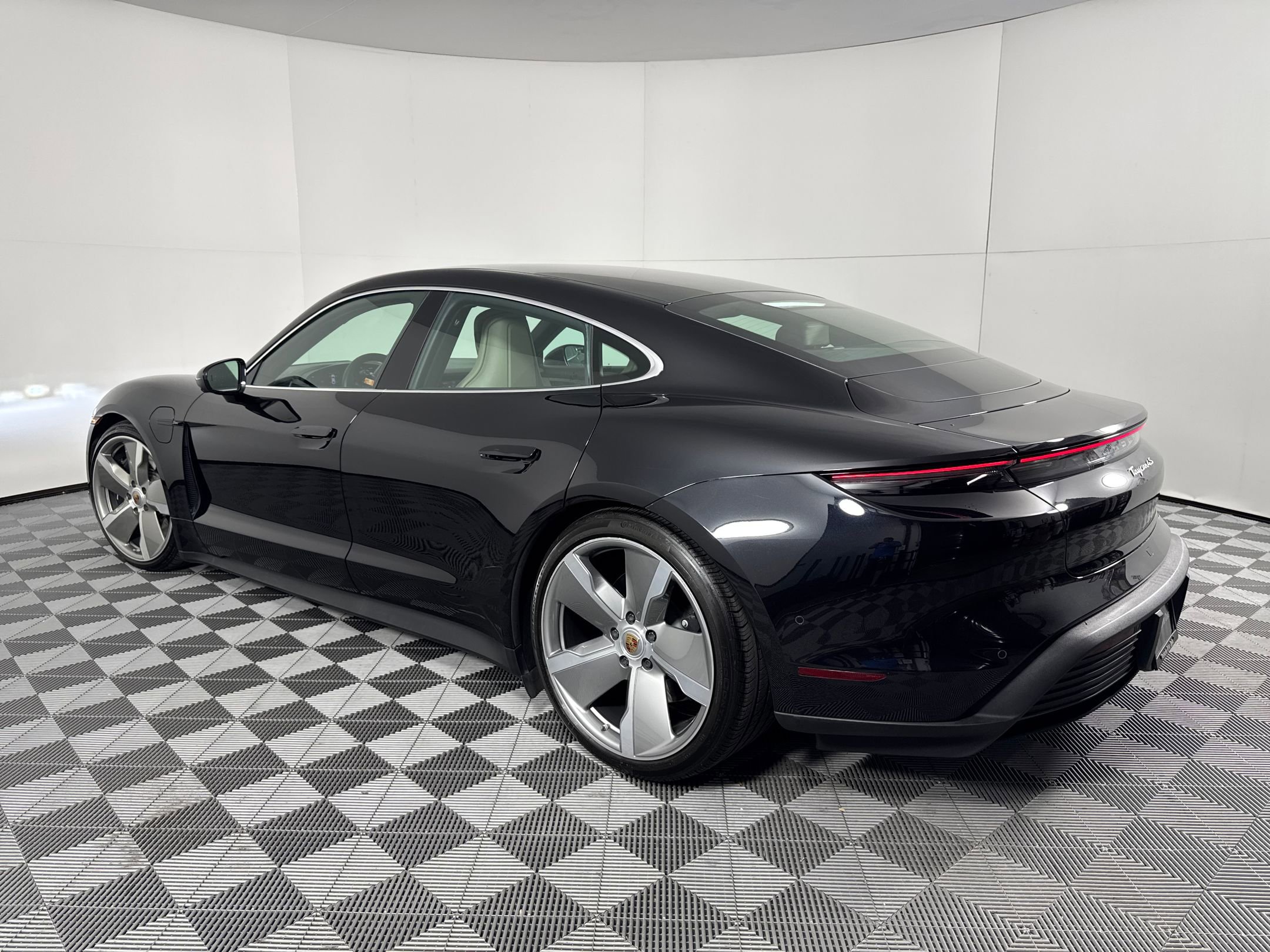 2020 Porsche Taycan 4S photo 3