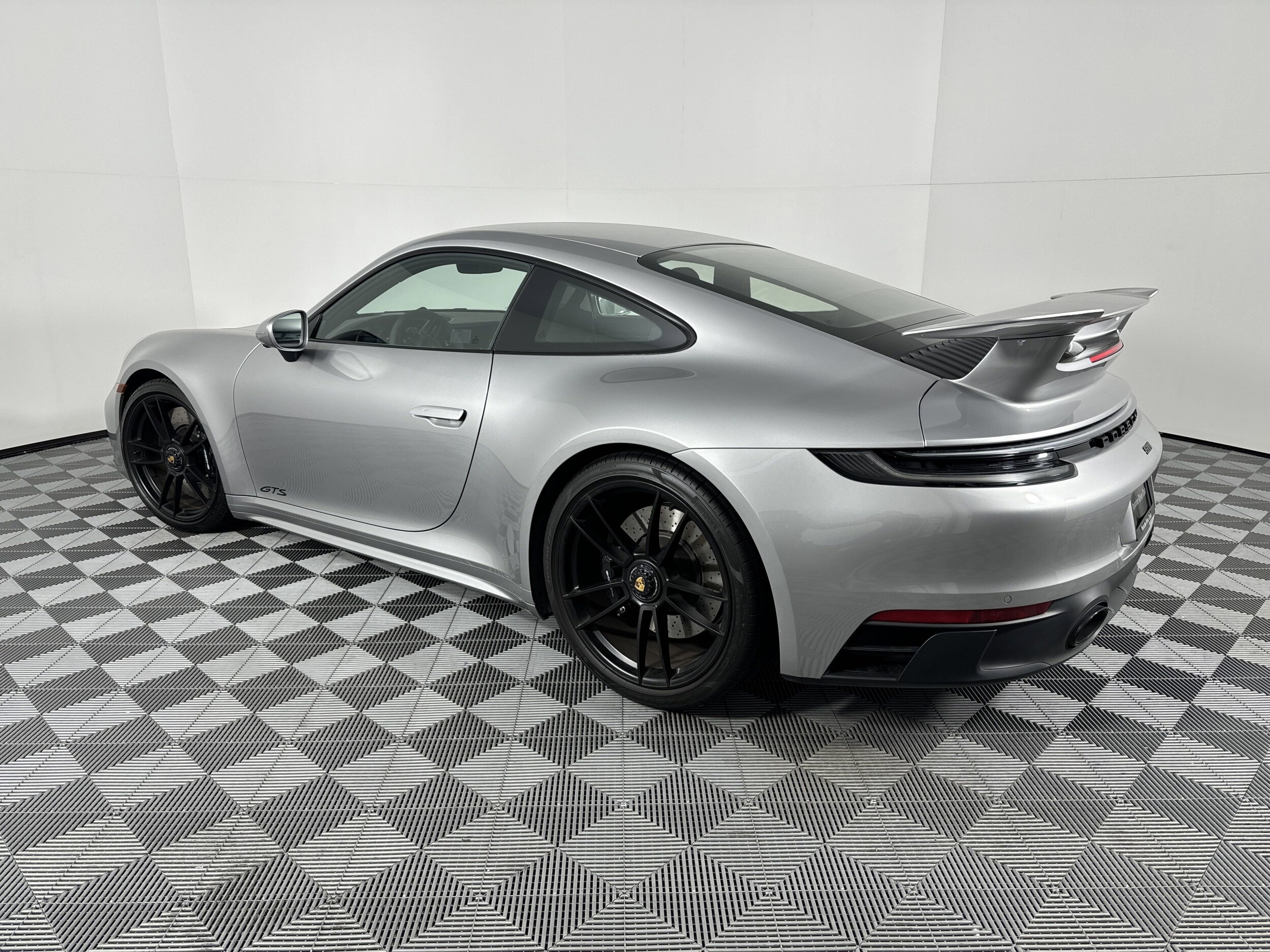 2024 Porsche 911 GTS photo 3