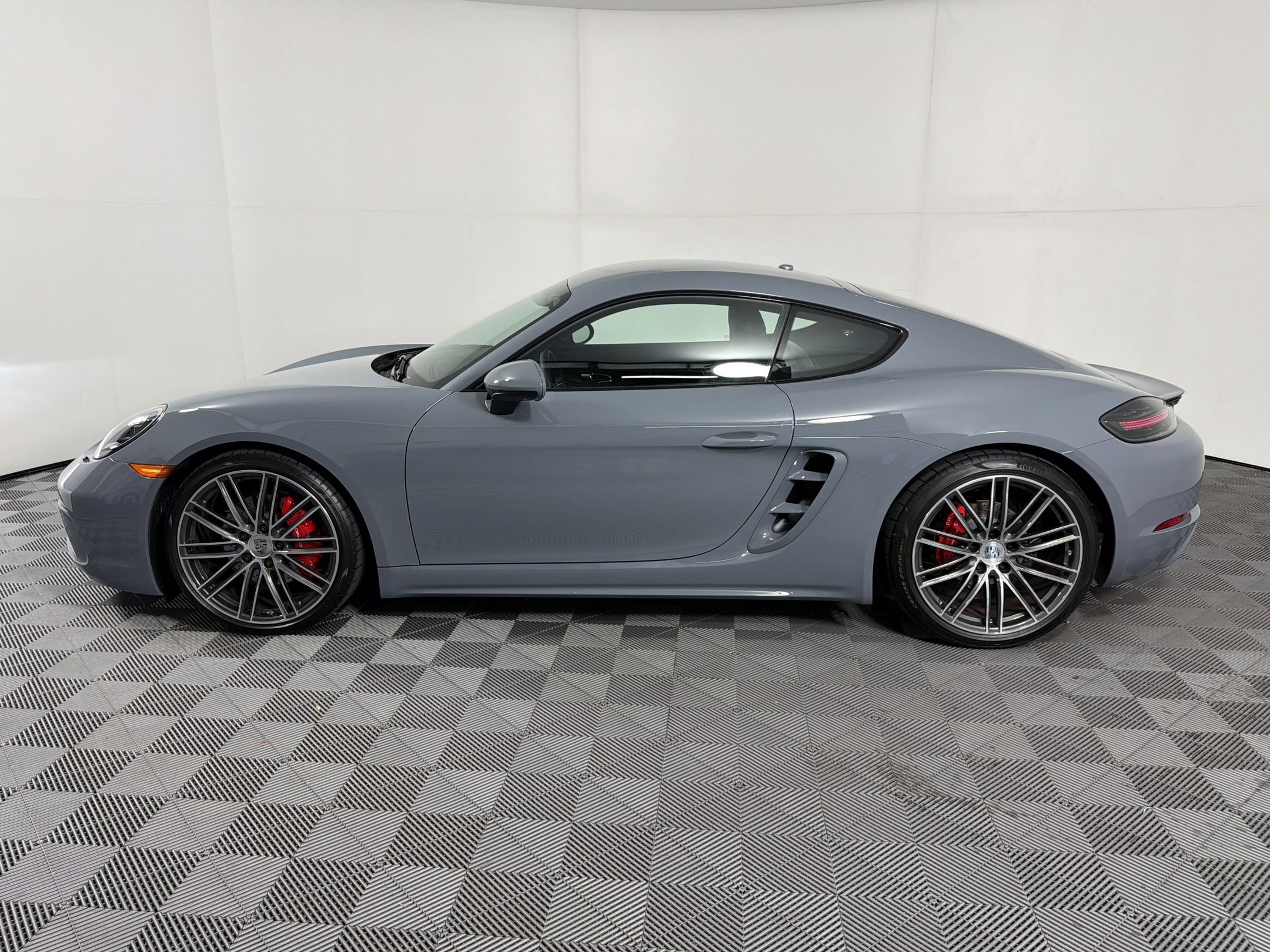 718 Cayman S Coupe