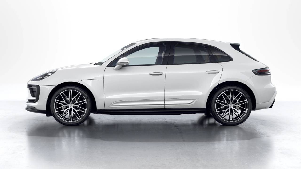 2026 Porsche Macan T photo 2