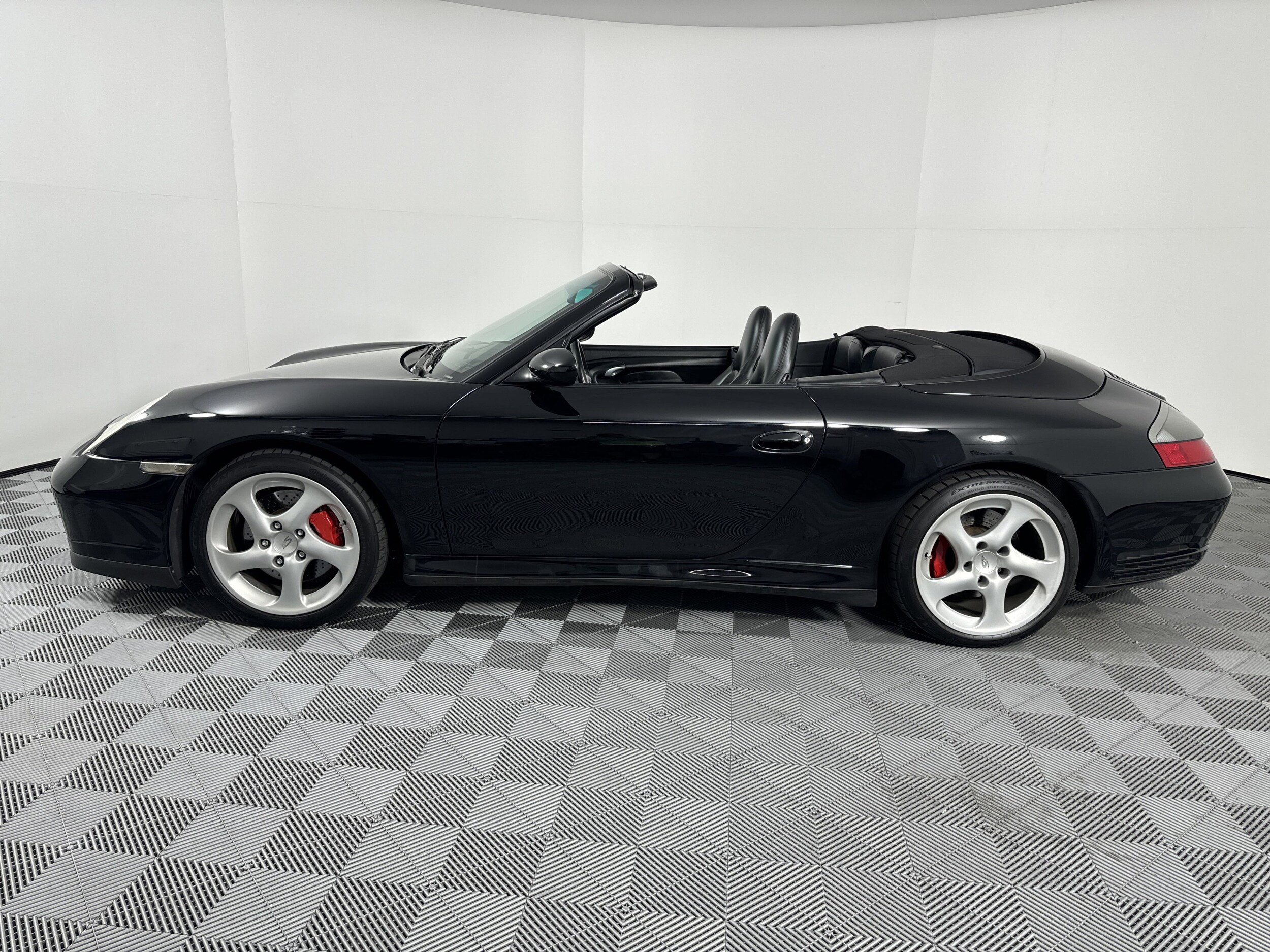 2004 Porsche 911 4S Cabriolet photo 2