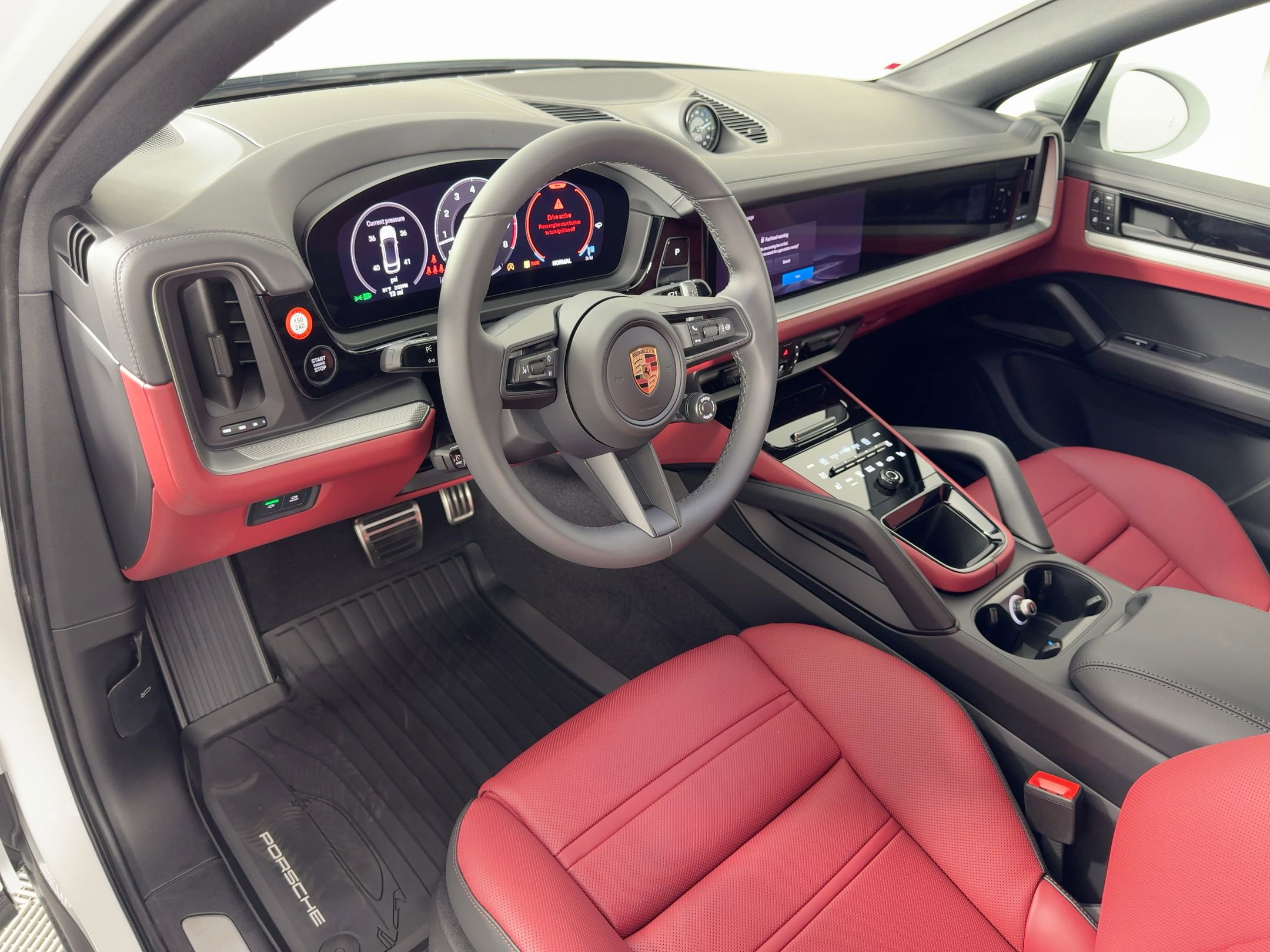 2026 Porsche Cayenne Coupe S photo 4