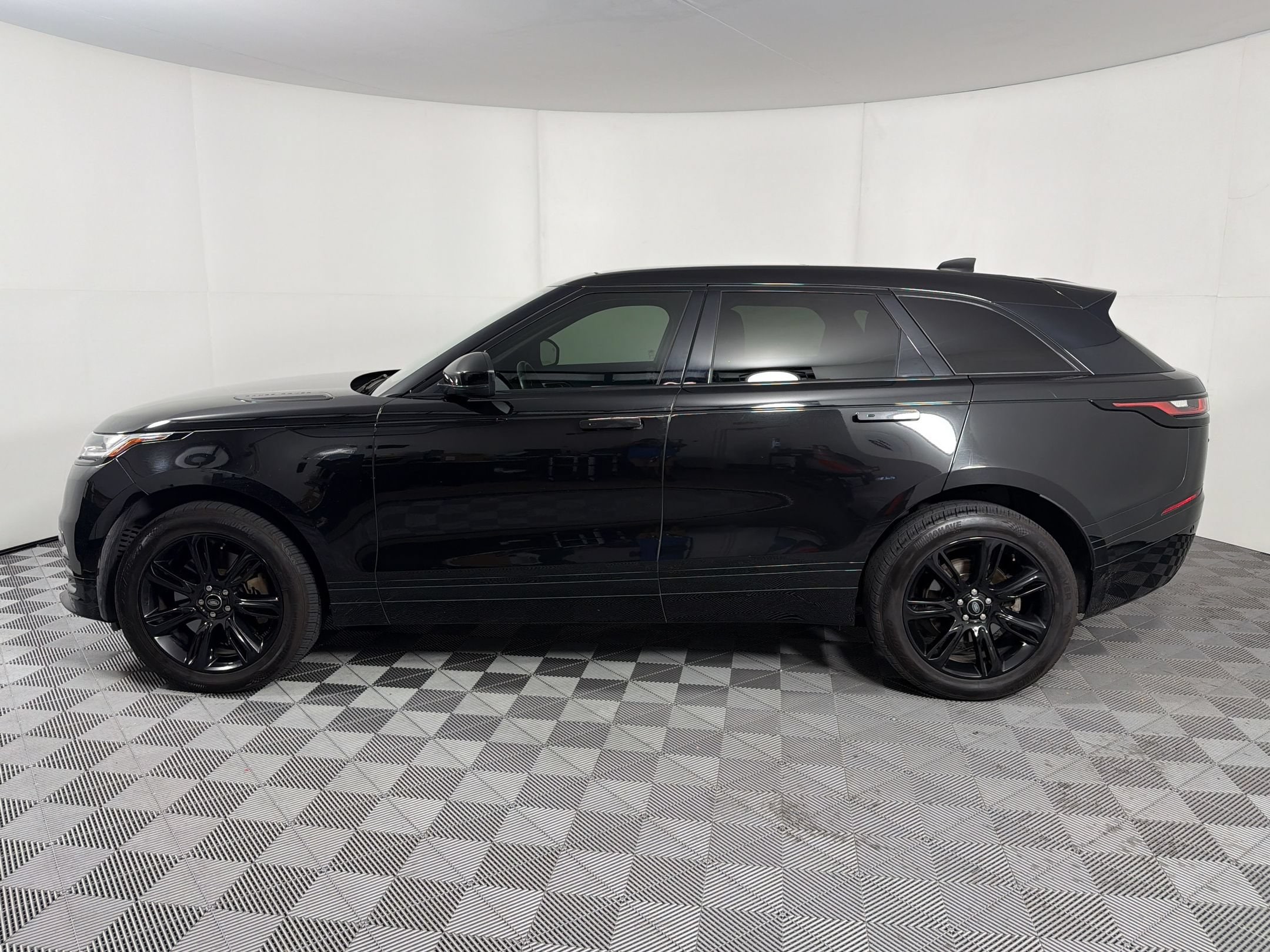 Range Rover Velar R-Dynamic S SUV