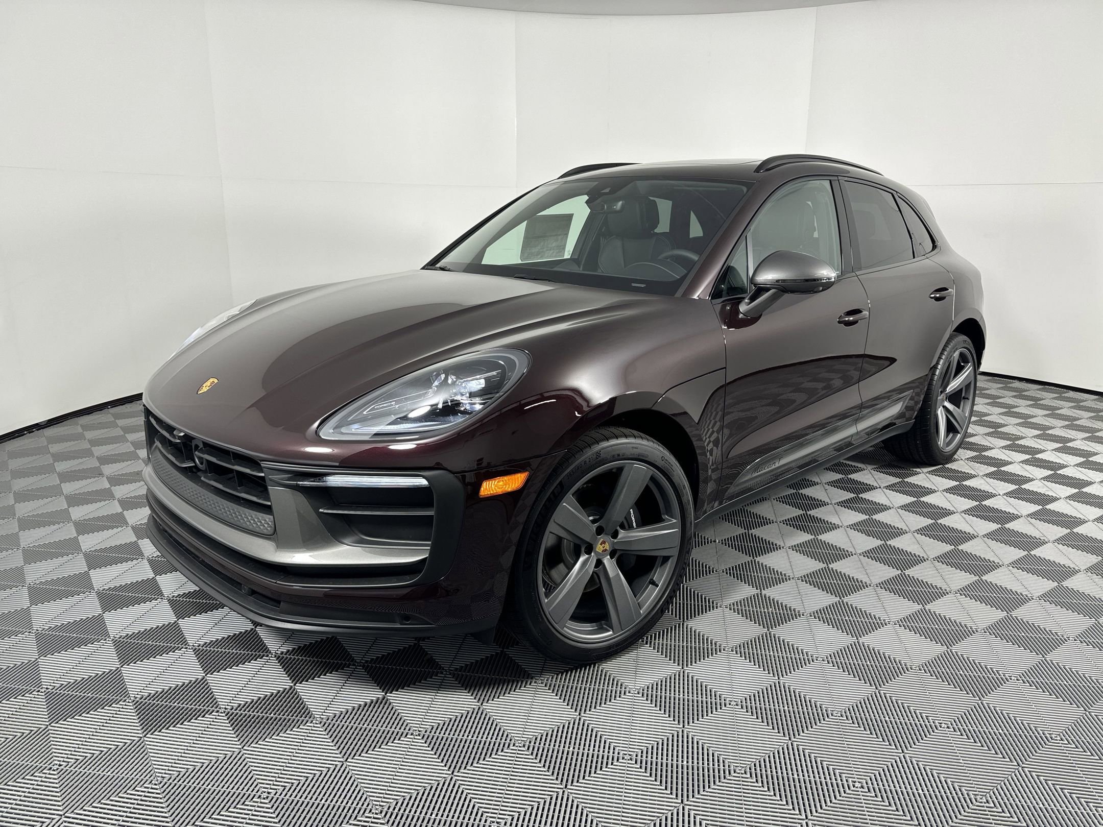 2025 Porsche Macan T SUV