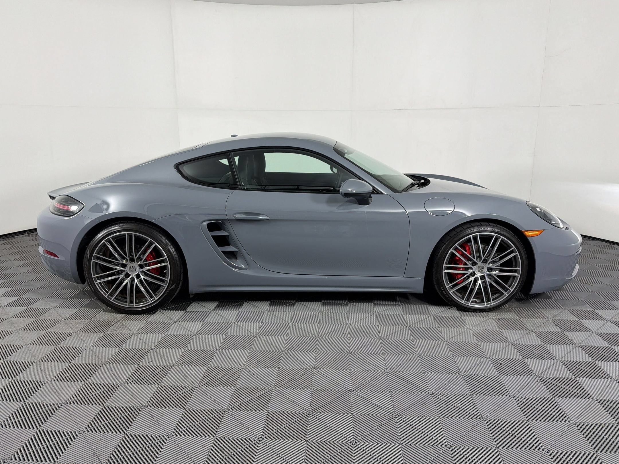 718 Cayman S Coupe