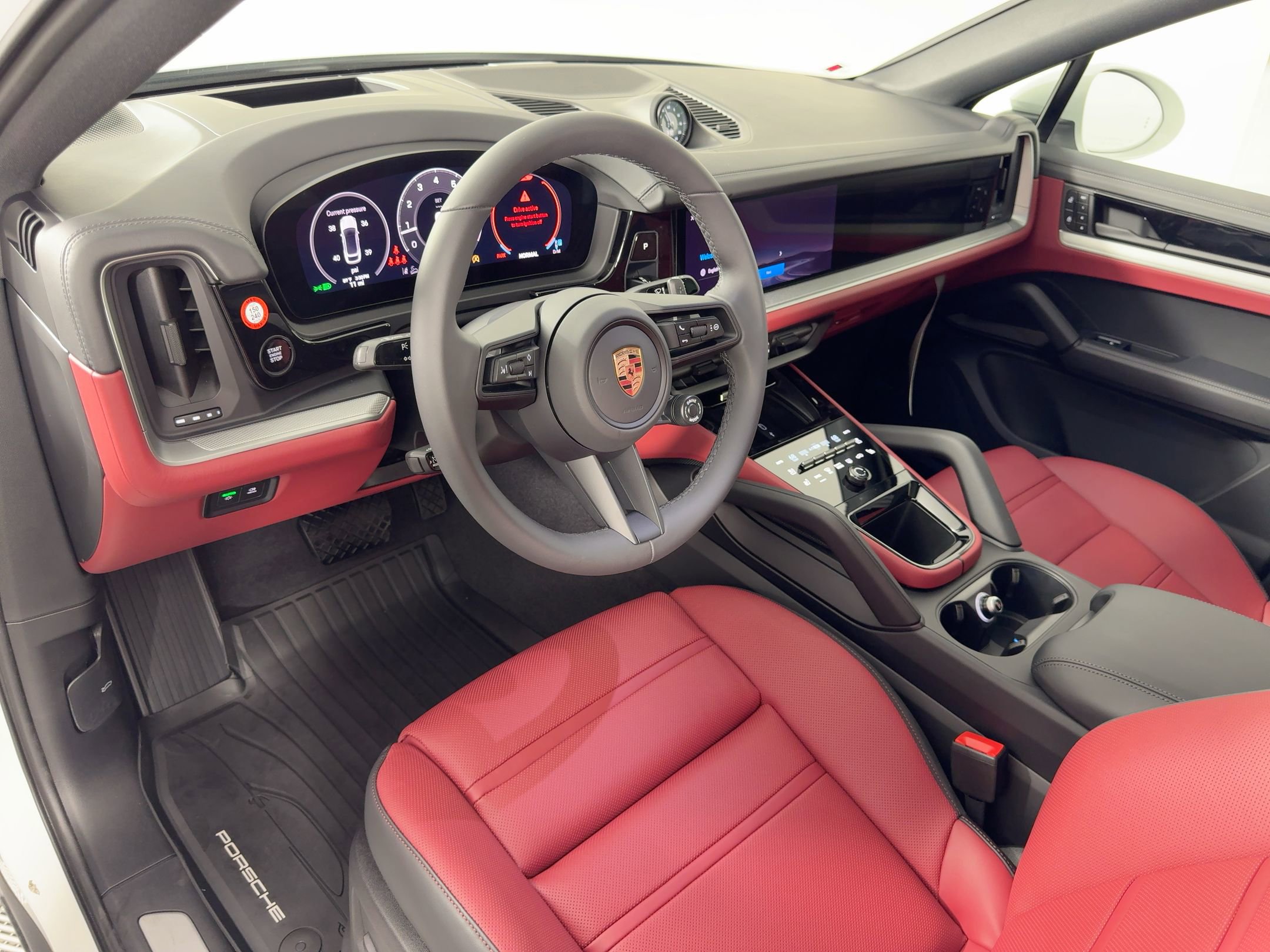 2026 Porsche Cayenne Coupe photo 4