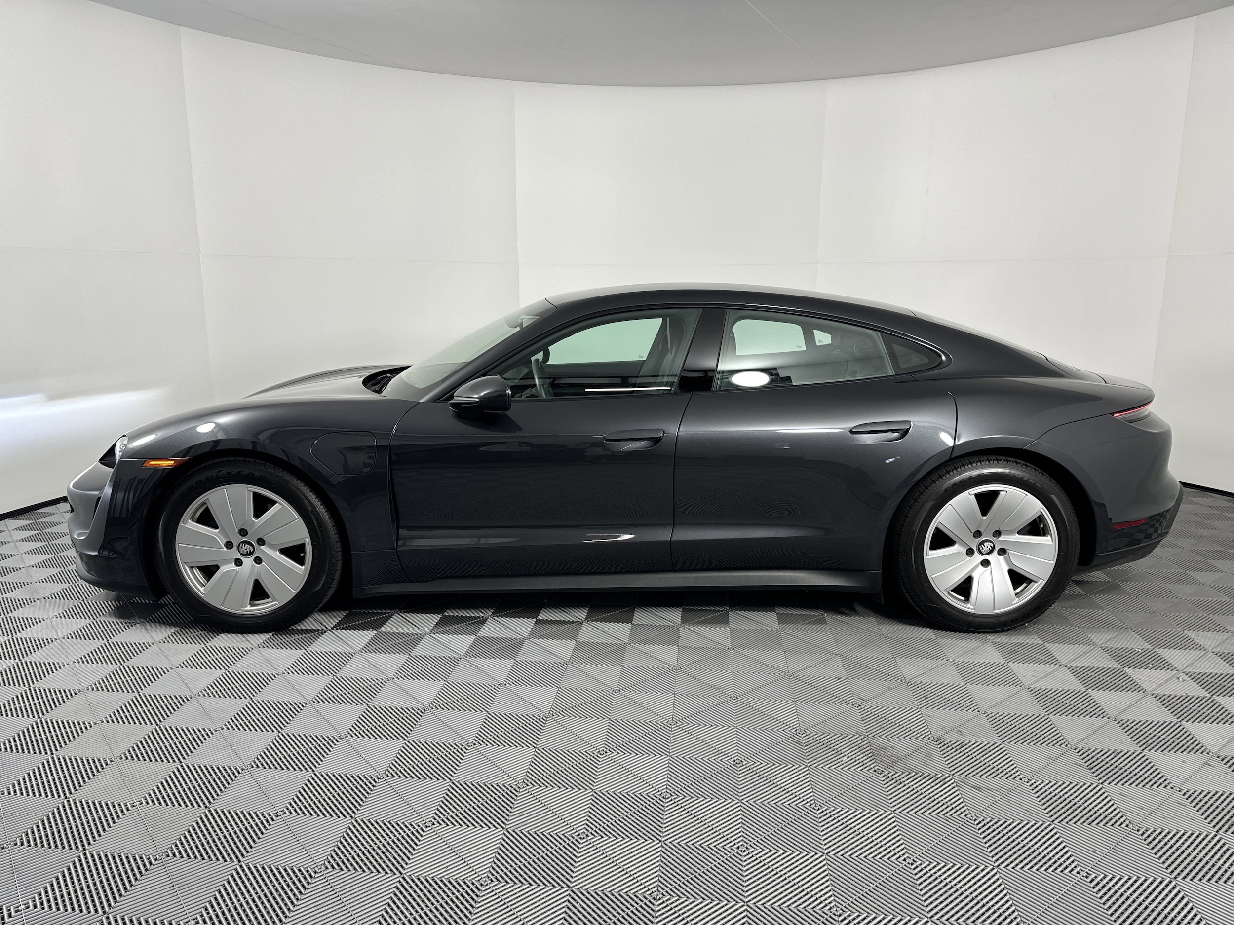 Certified 2021 Porsche Taycan Base with VIN WP0AA2Y1XMSA18948 for sale in Houston, TX