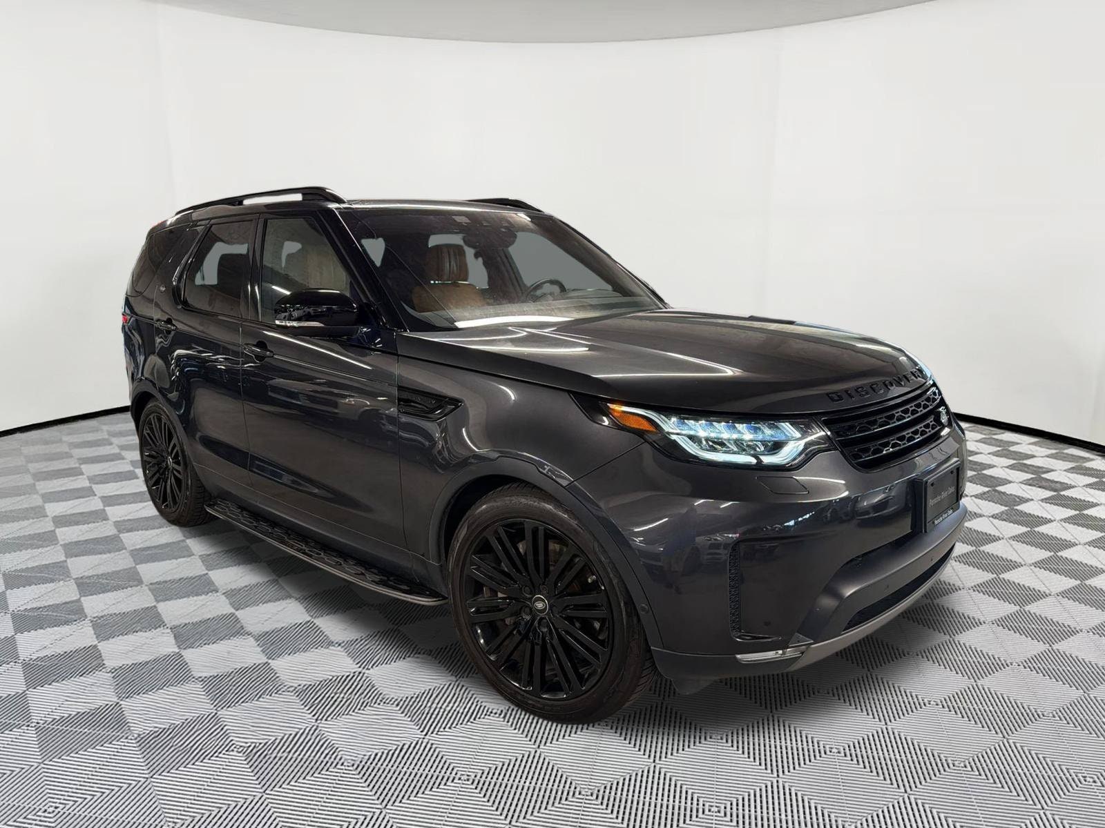 Discovery HSE Luxury SUV