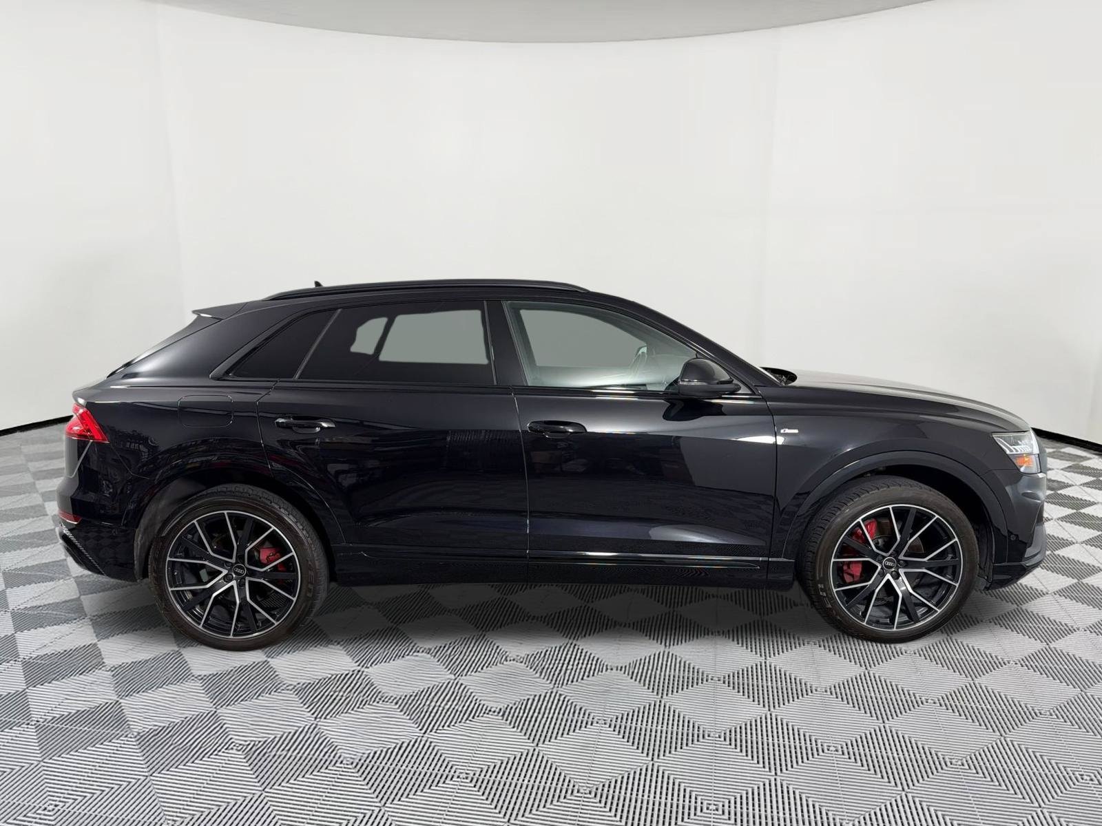 Q8 Premium Plus SUV