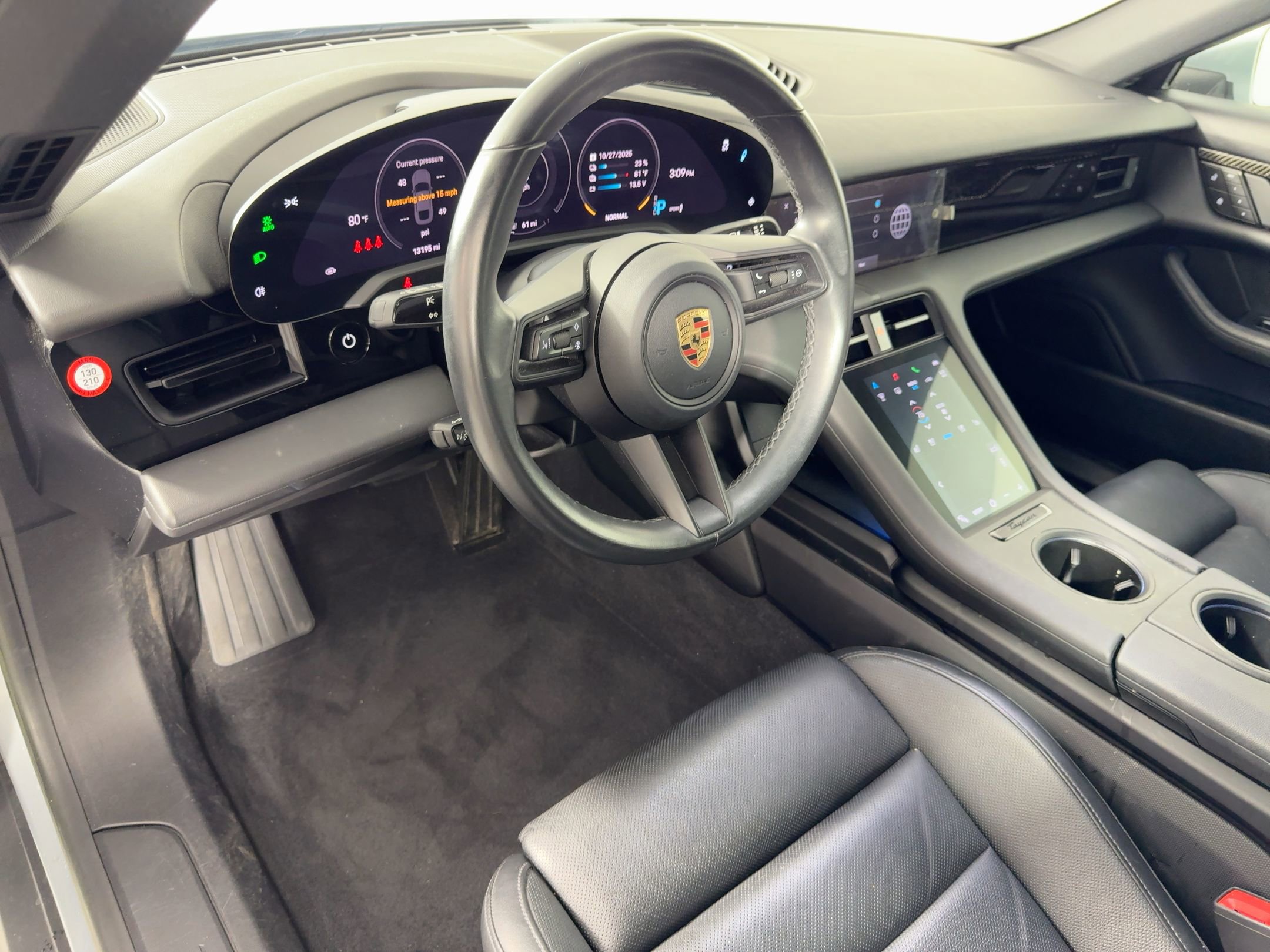 2023 Porsche Taycan photo 4