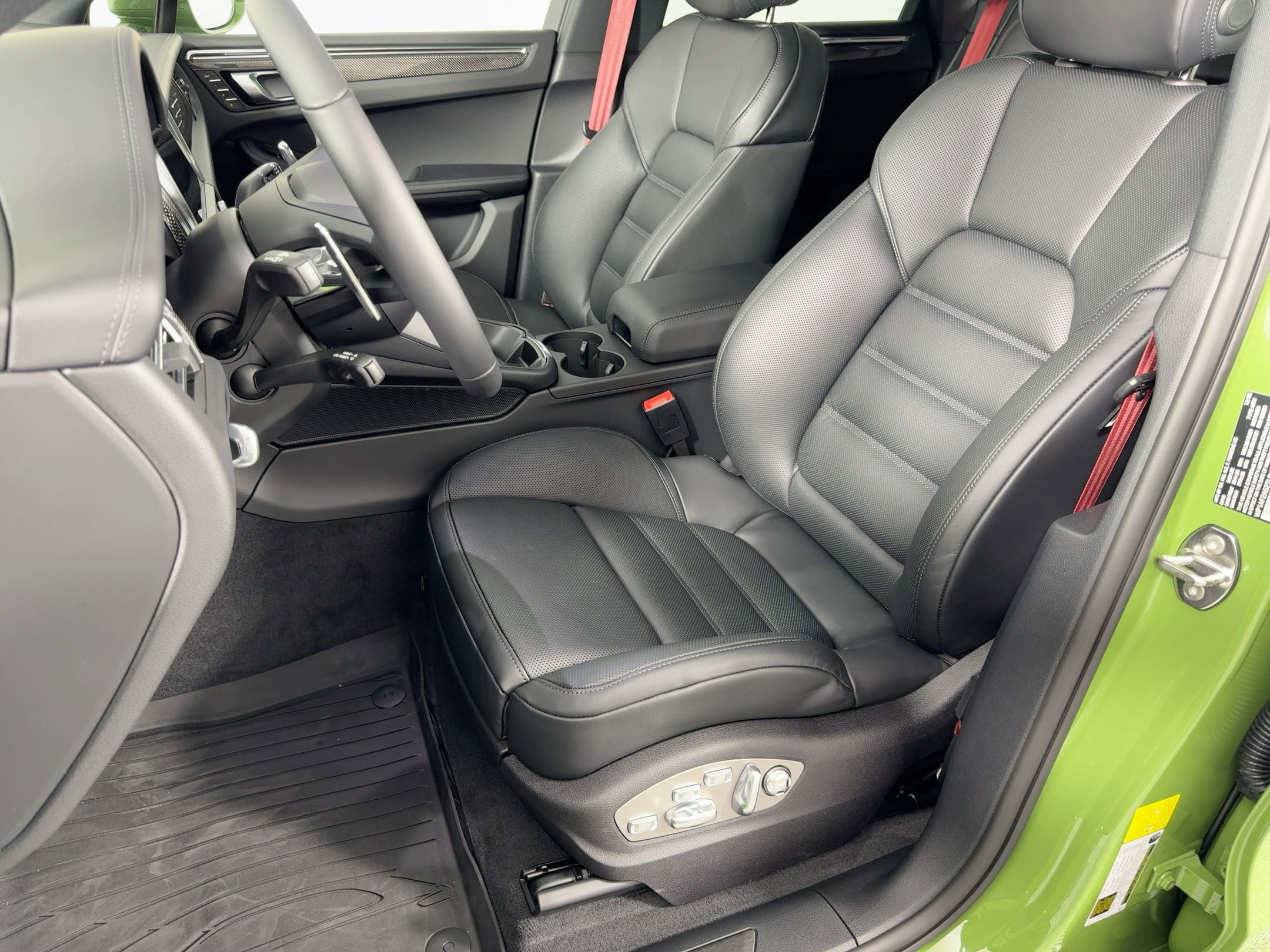 Macan GTS SUV