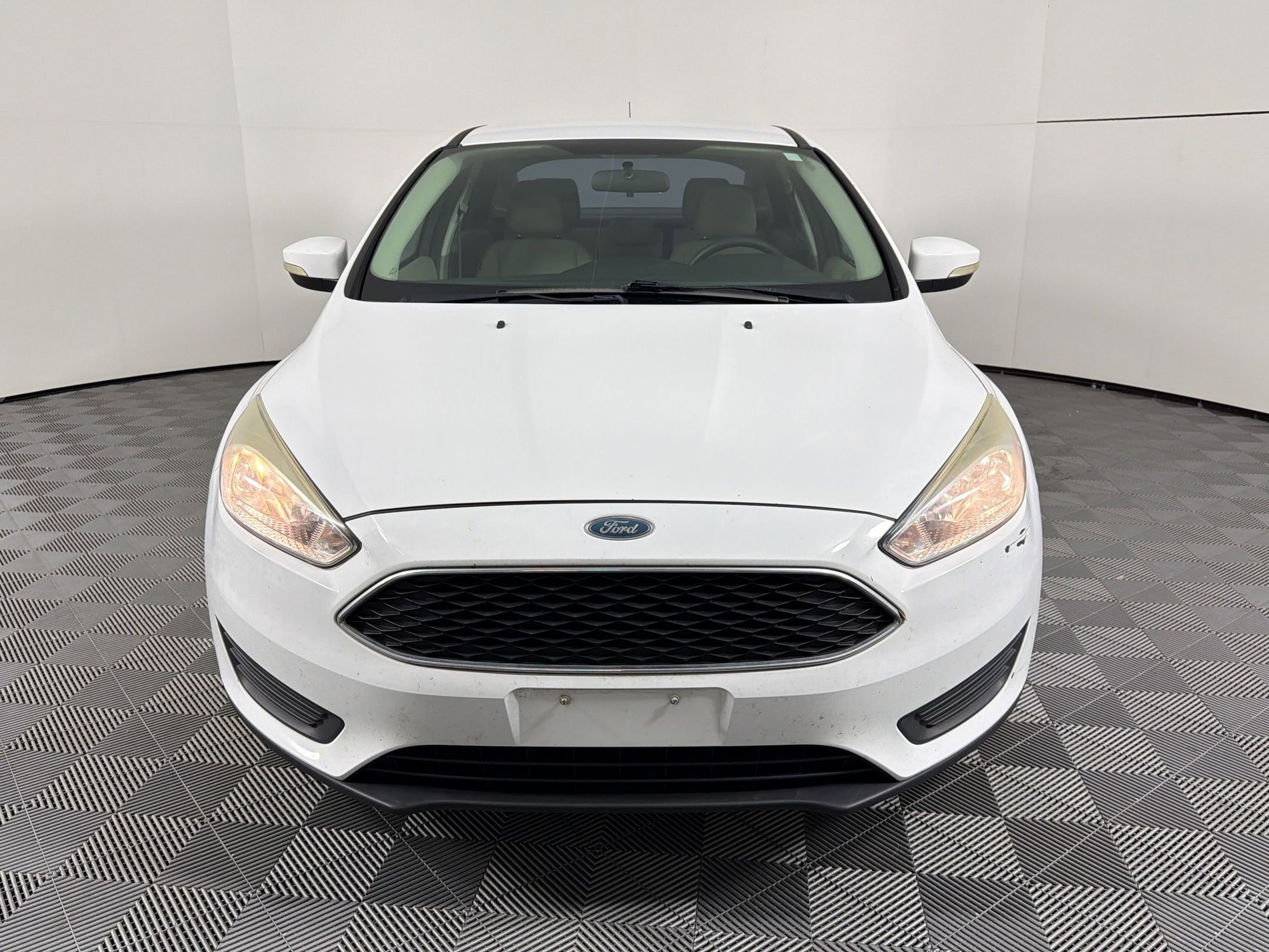 Focus SE Sedan