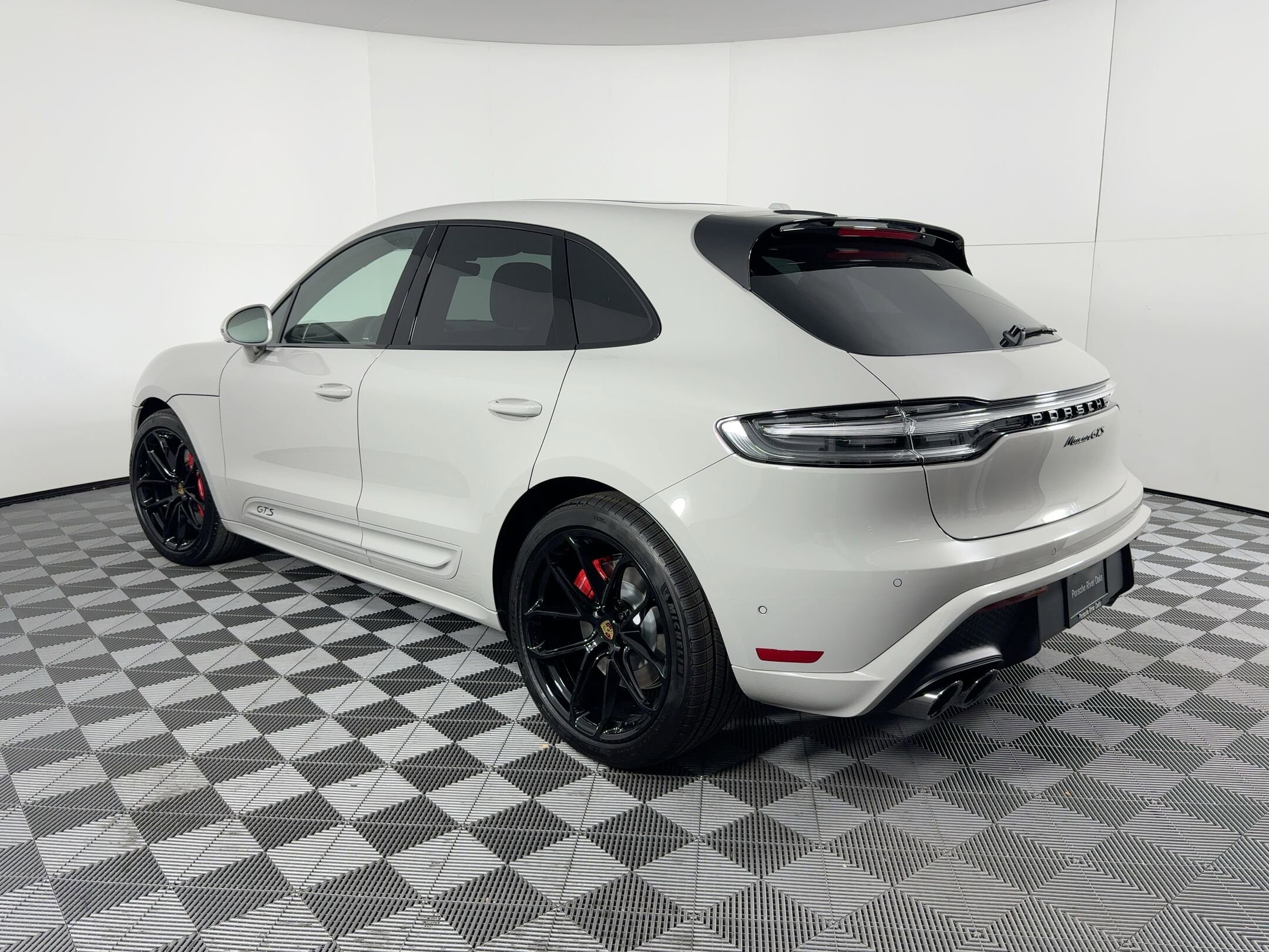 2026 Porsche Macan GTS photo 3