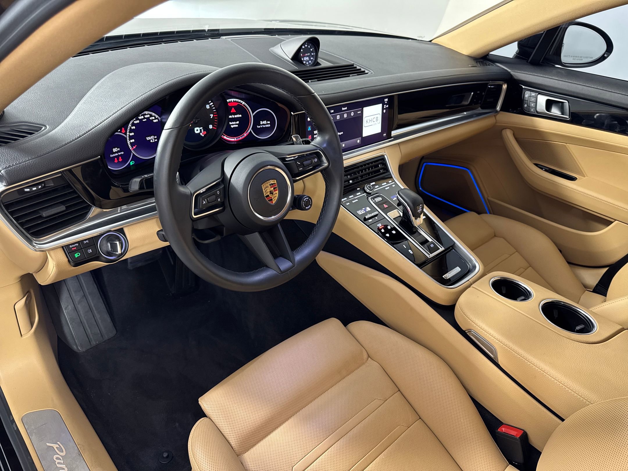 2023 Porsche Panamera 4 photo 4