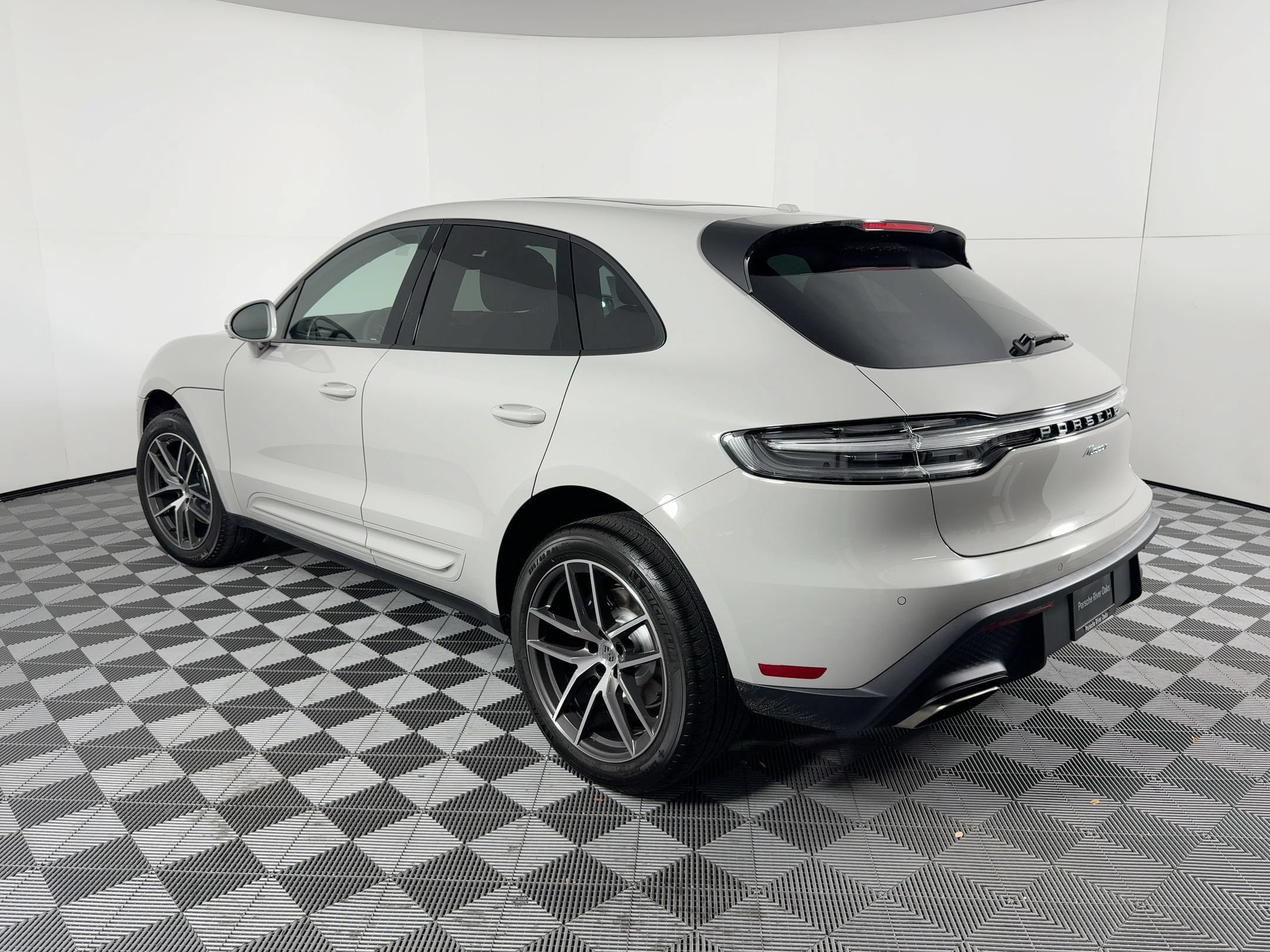 Macan SUV